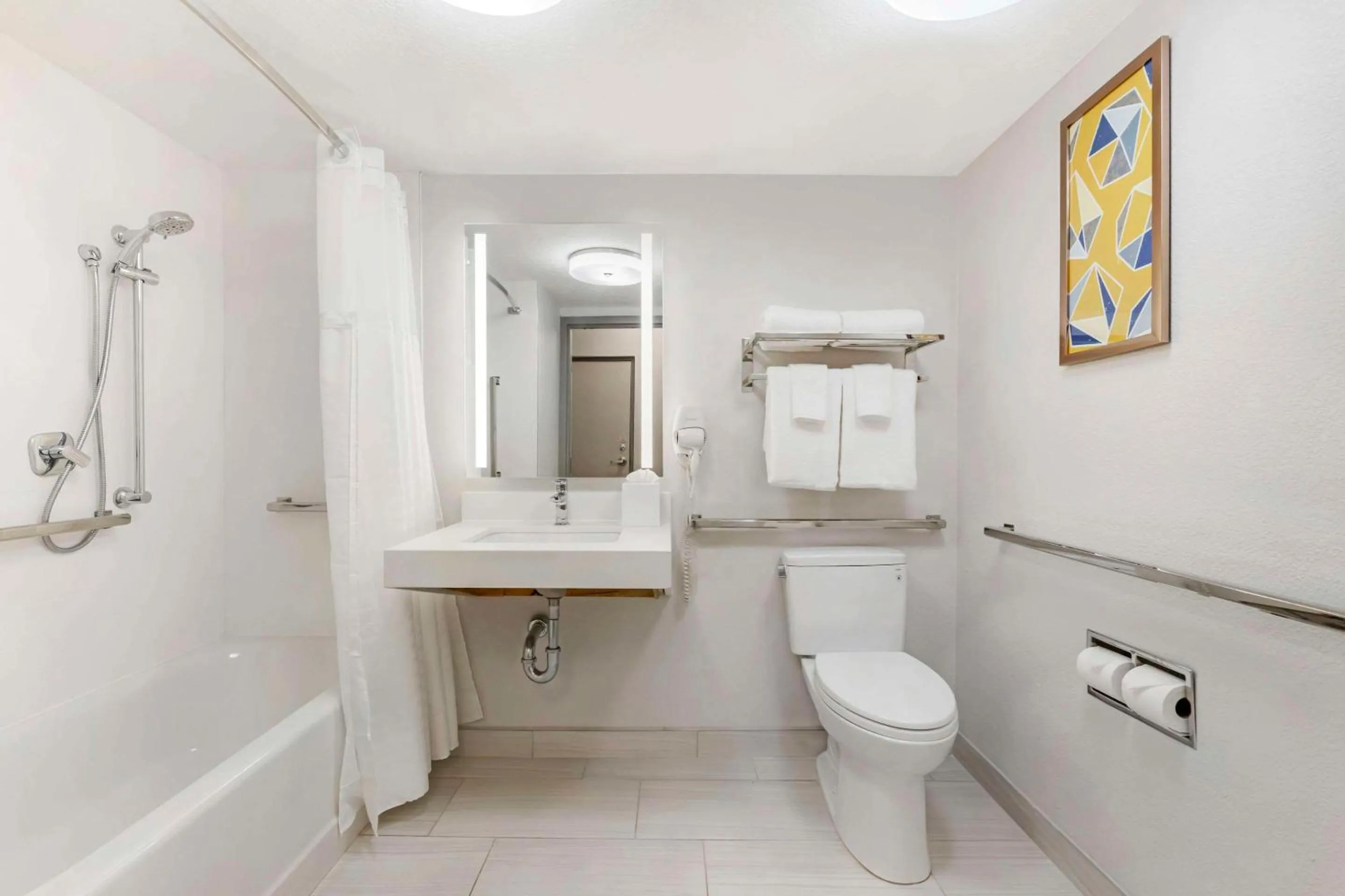 Bathroom in Comfort Inn & Suites Near Universal Orlando Resort-Convention Ctr