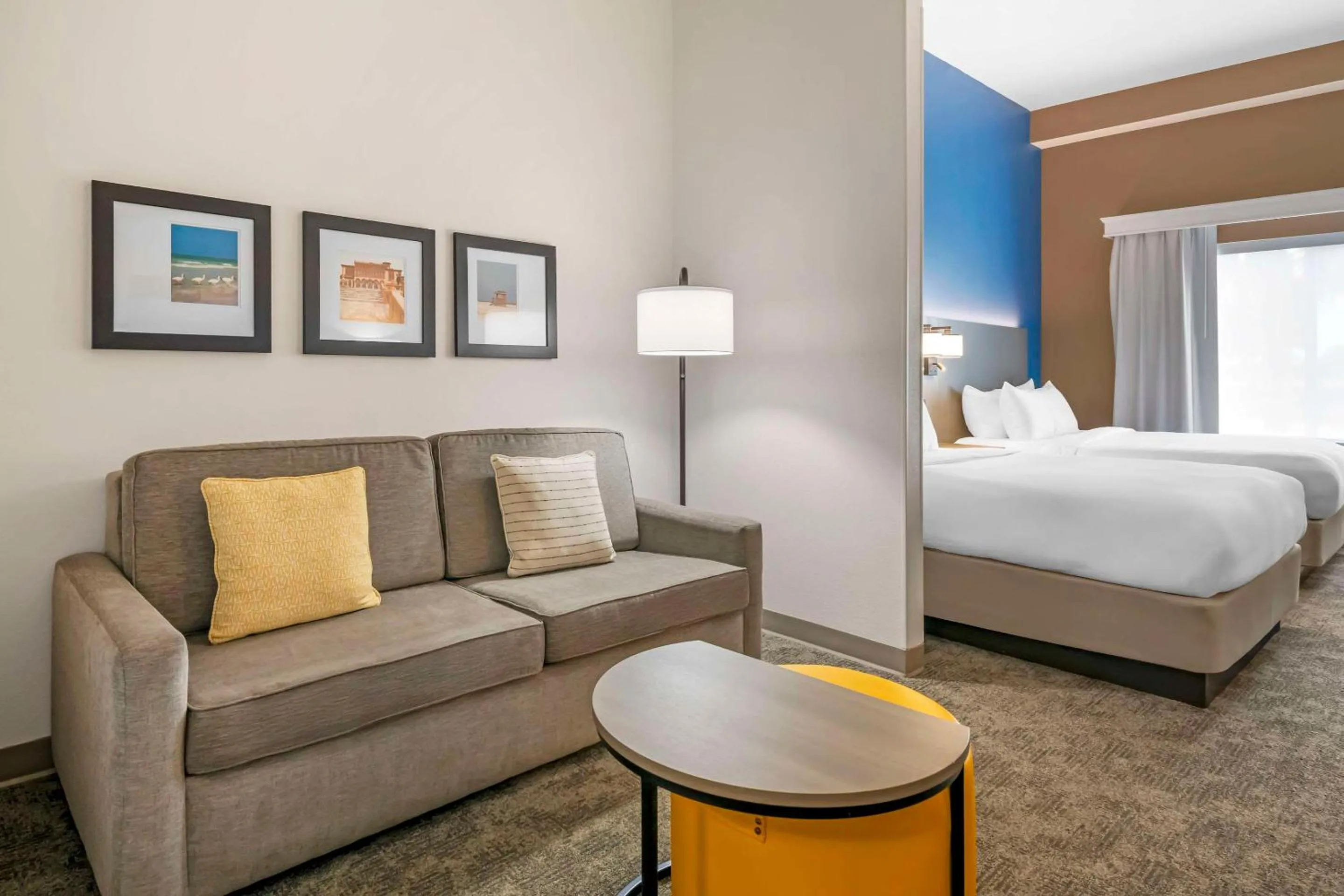 Bedroom, Bed in Comfort Suites Sarasota-Siesta Key