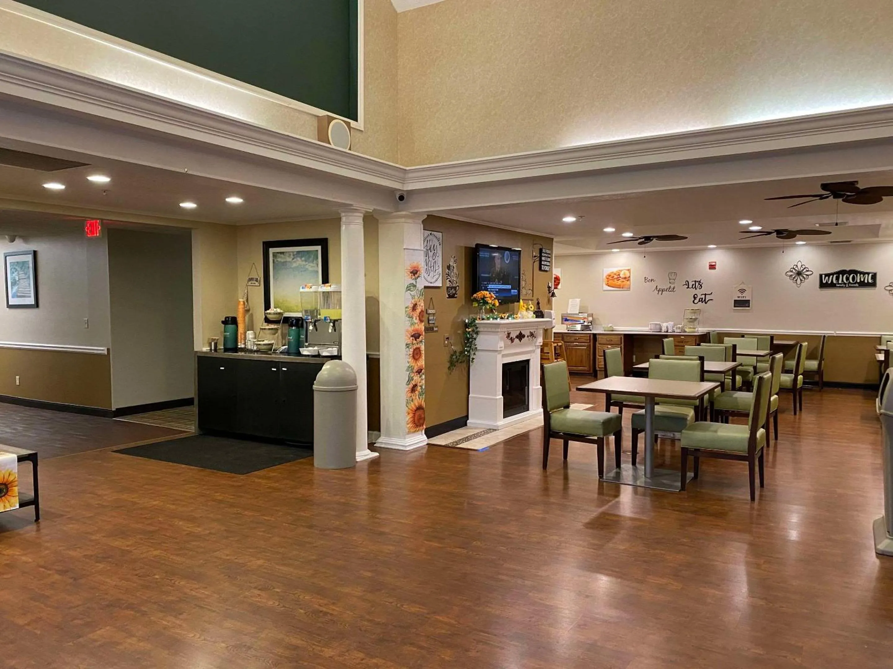 Breakfast in Quality Inn Palm Bay - Melbourne I-95