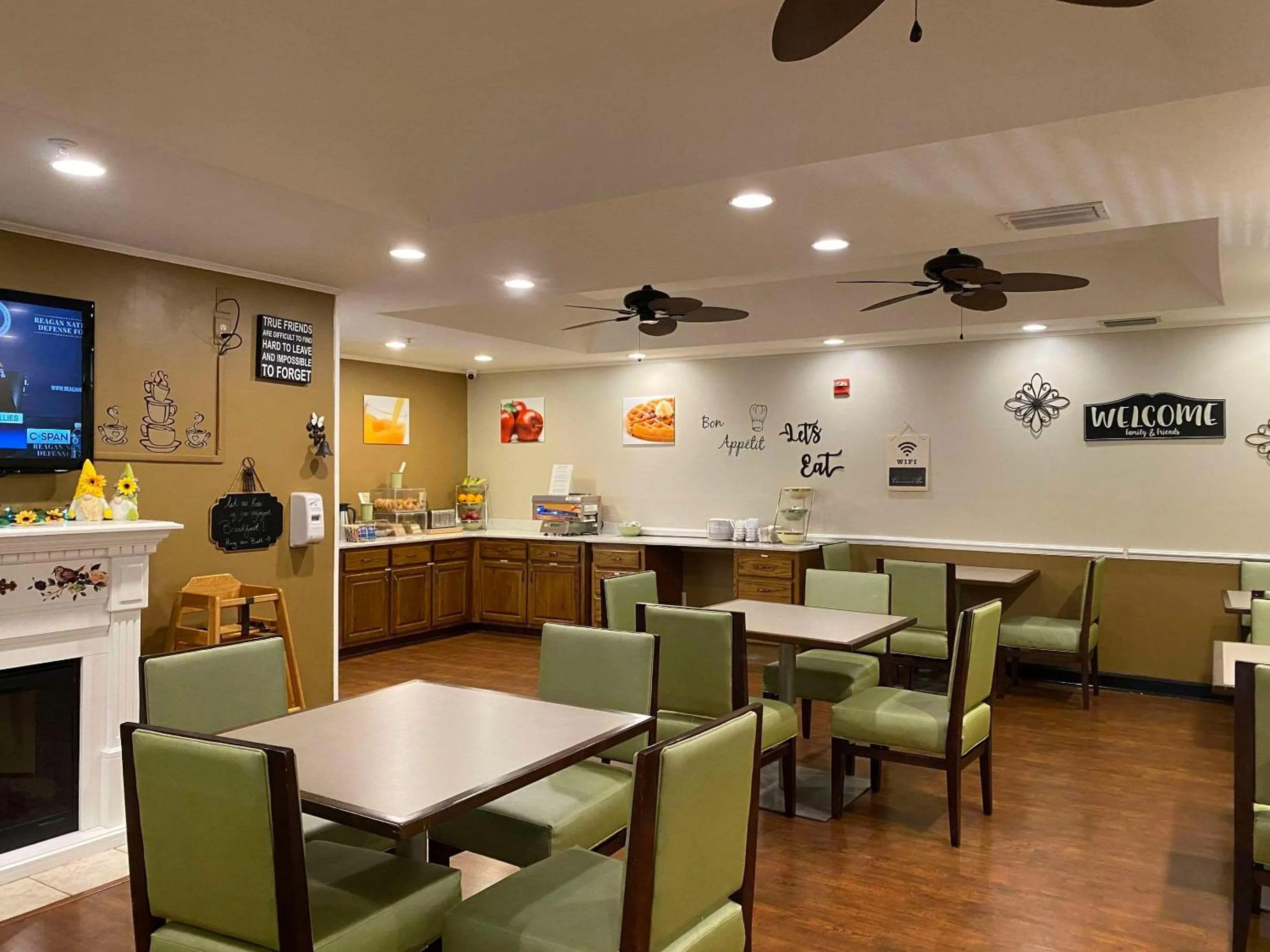 Breakfast in Quality Inn Palm Bay - Melbourne I-95