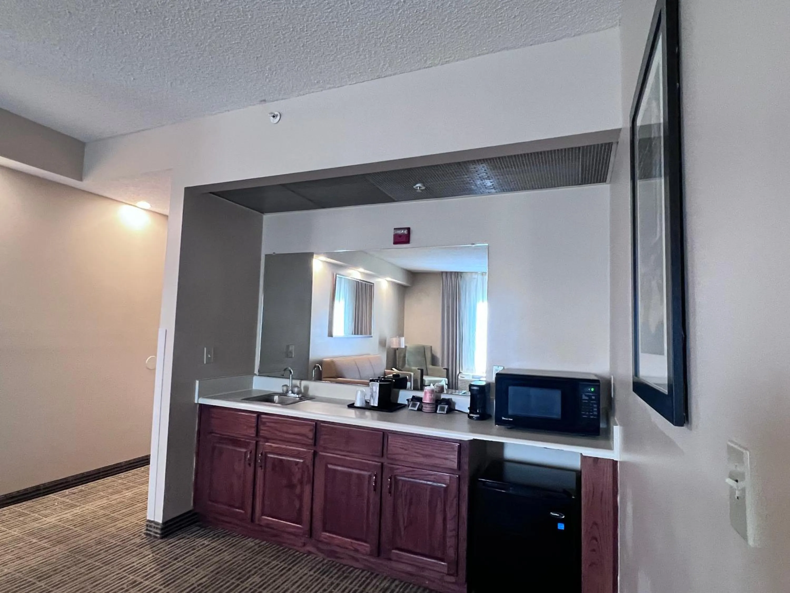 Kitchen or kitchenette in Quality Inn Palm Bay - Melbourne I-95