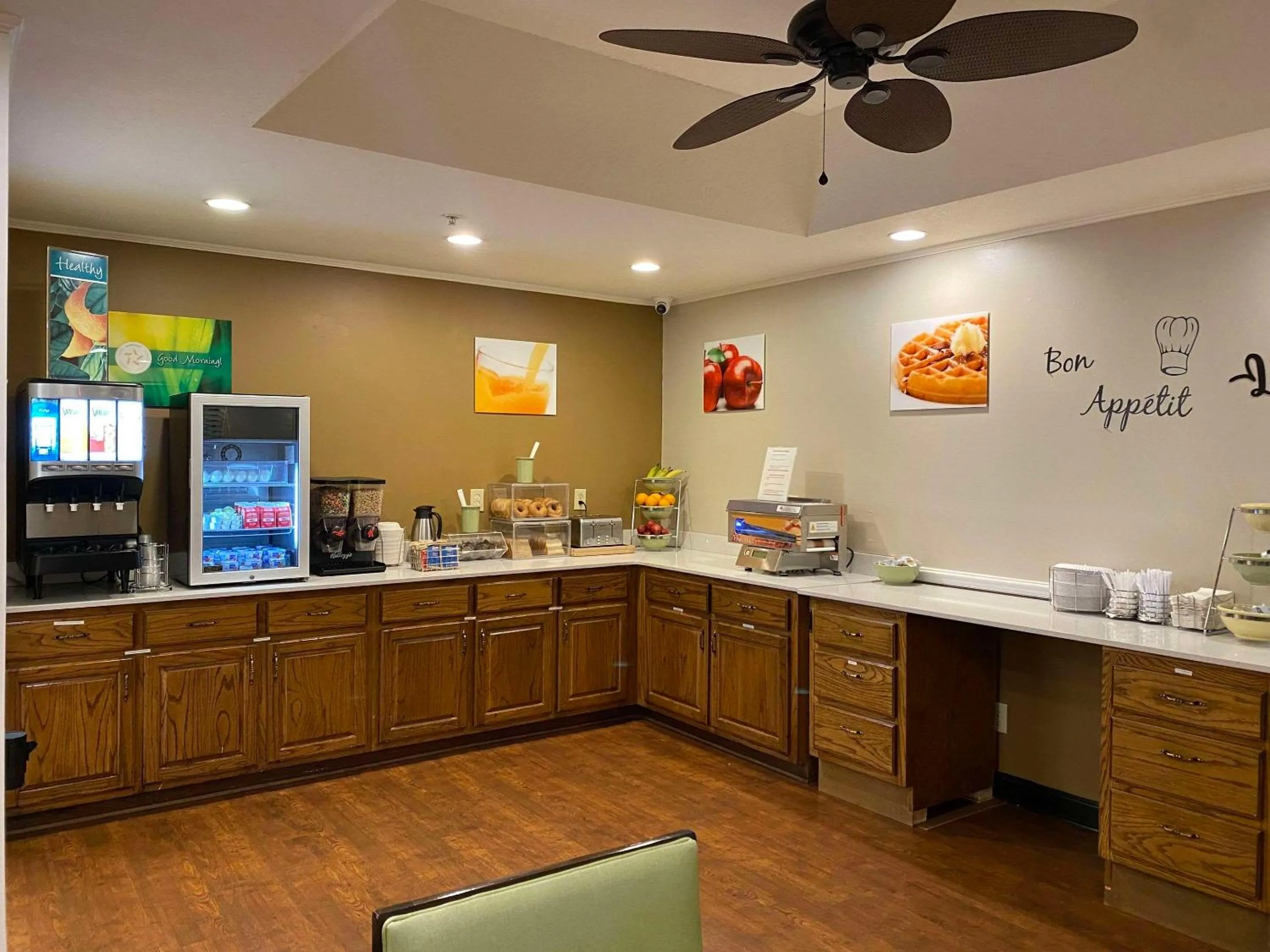 Breakfast in Quality Inn Palm Bay - Melbourne I-95