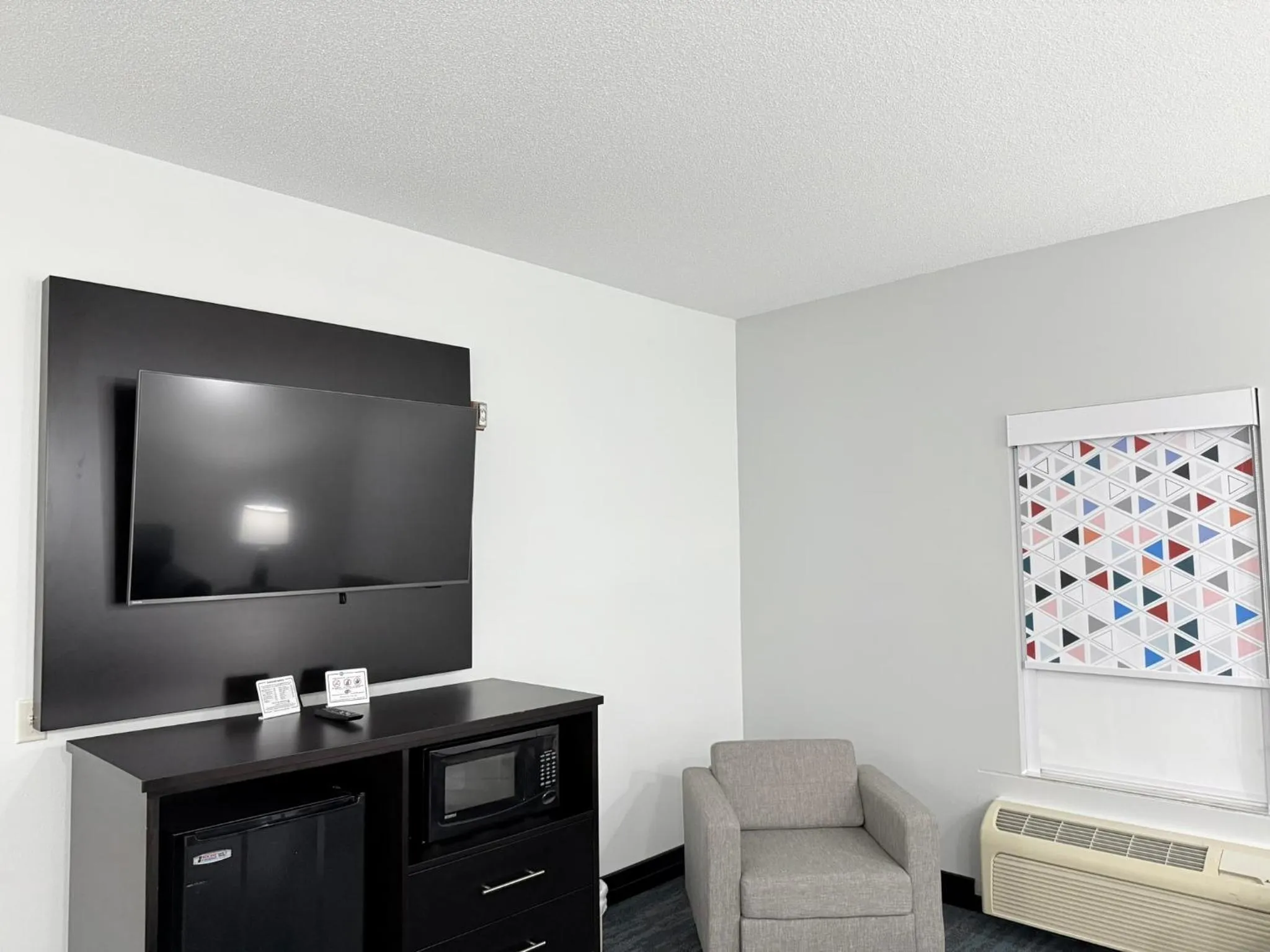 Seating area in Best Western of Crestview