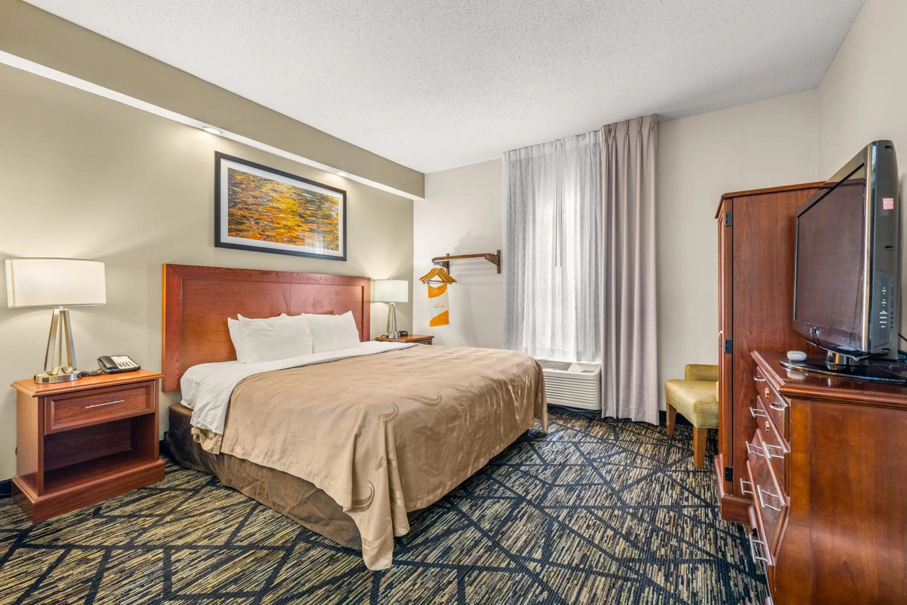 Photo of the whole room, Bed in Quality Inn Lake City