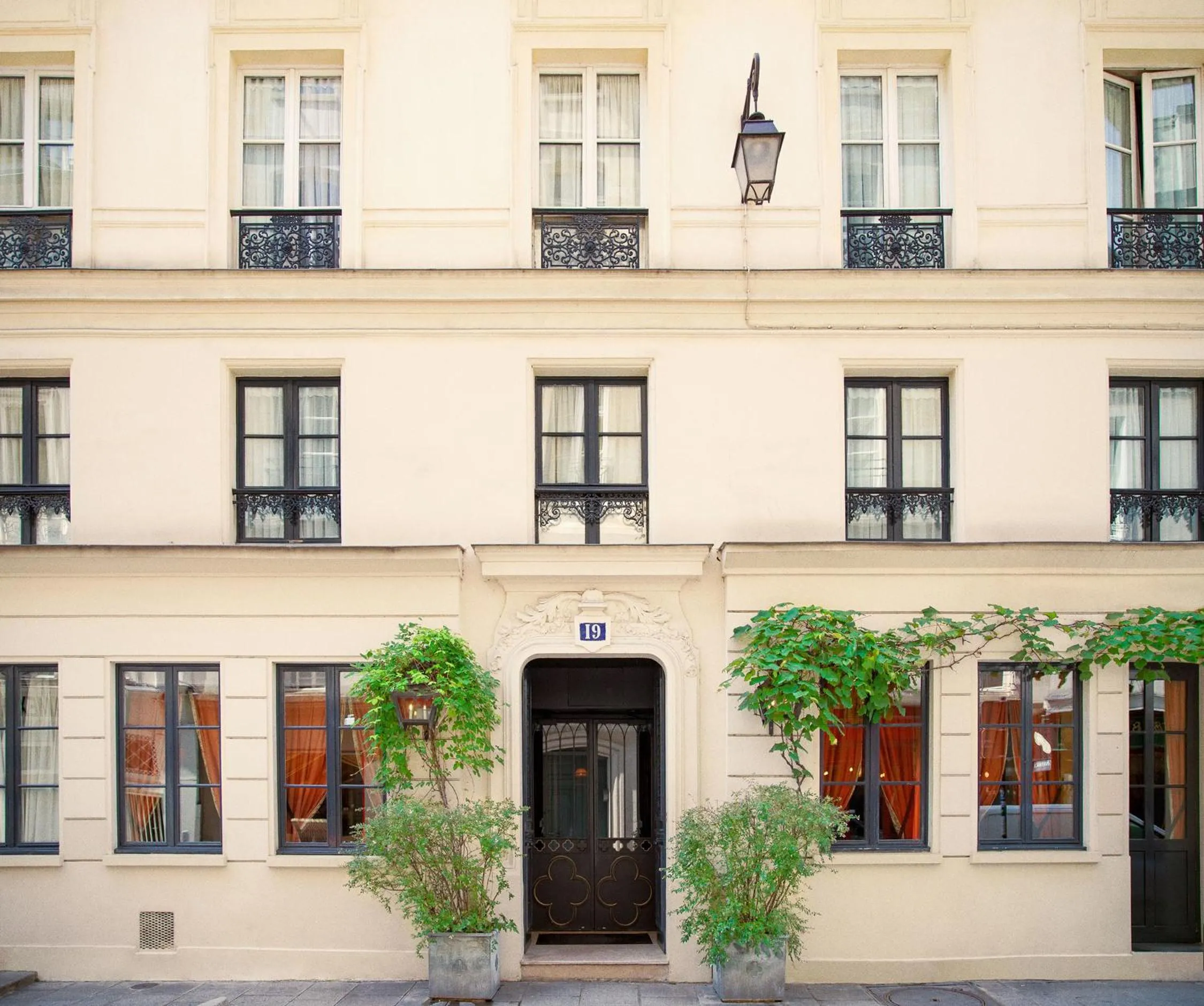 Property building in Hôtel Bourg Tibourg - Paris Marais