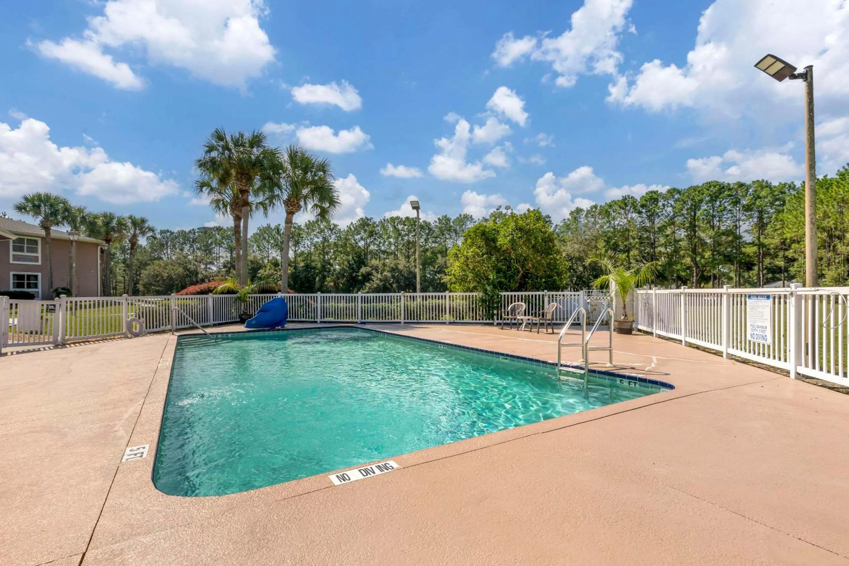 Swimming pool in Quality Inn Conference Center at Citrus Hills