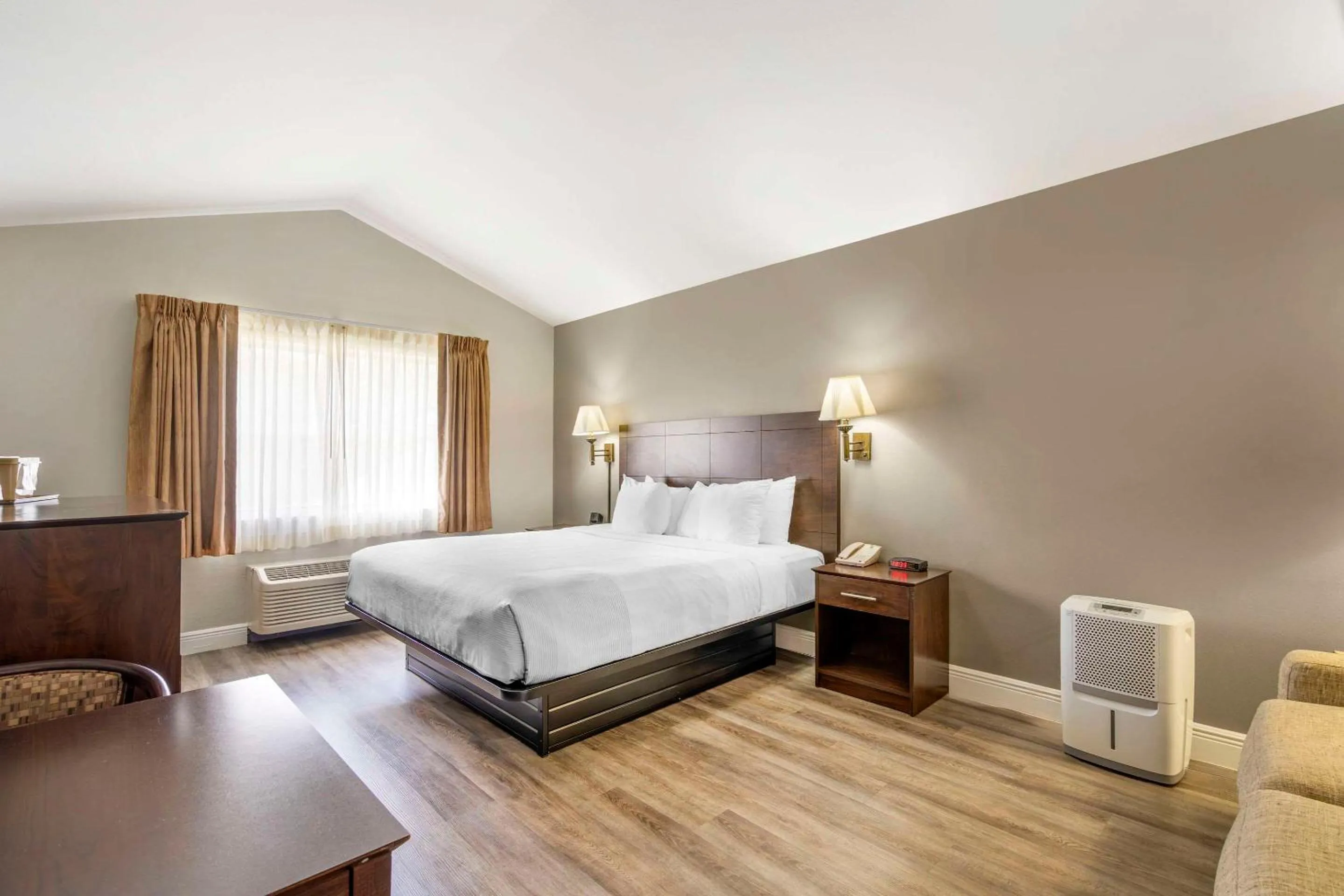 Bedroom, Bed in Quality Inn Conference Center at Citrus Hills