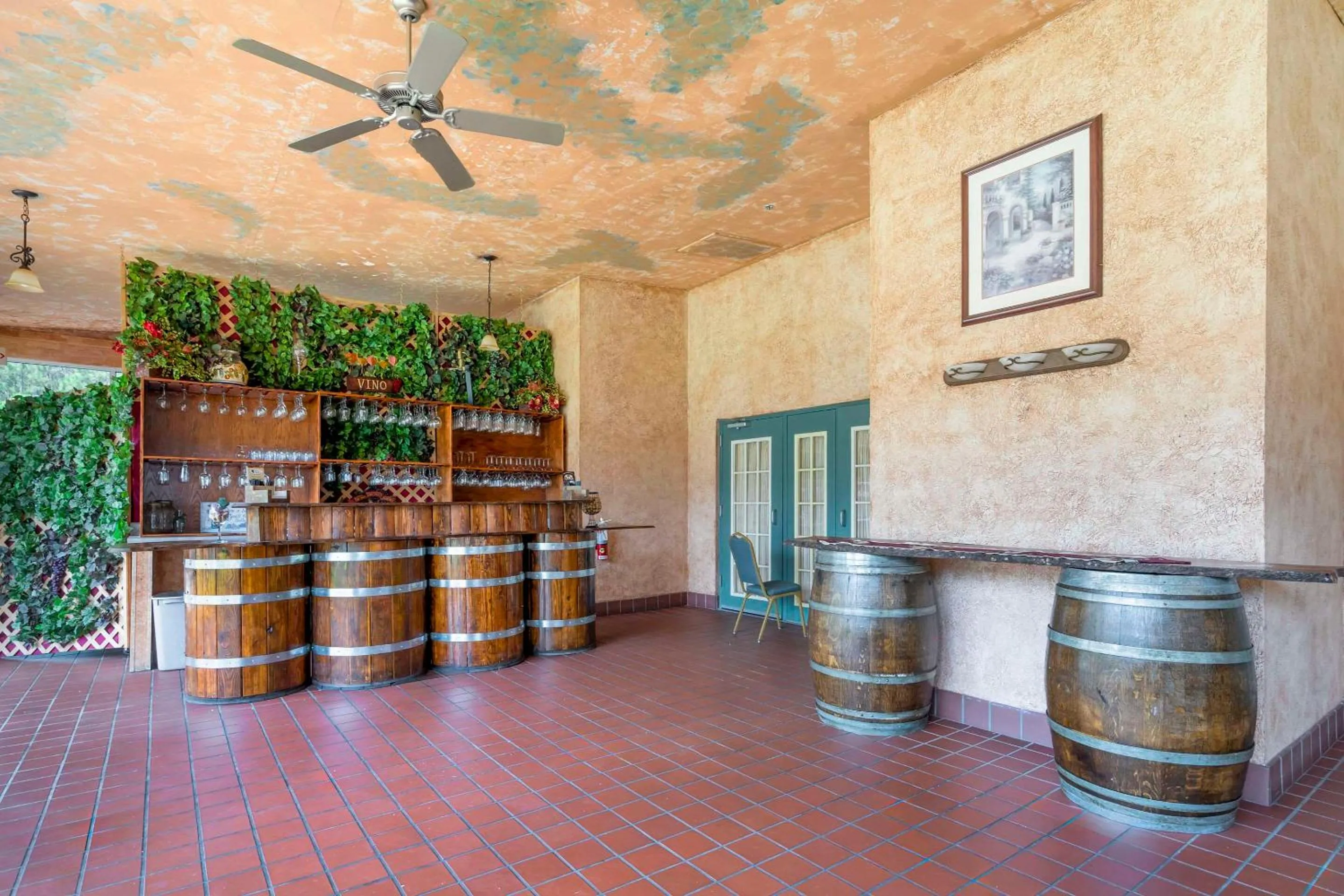 Lounge or bar in Quality Inn Conference Center at Citrus Hills