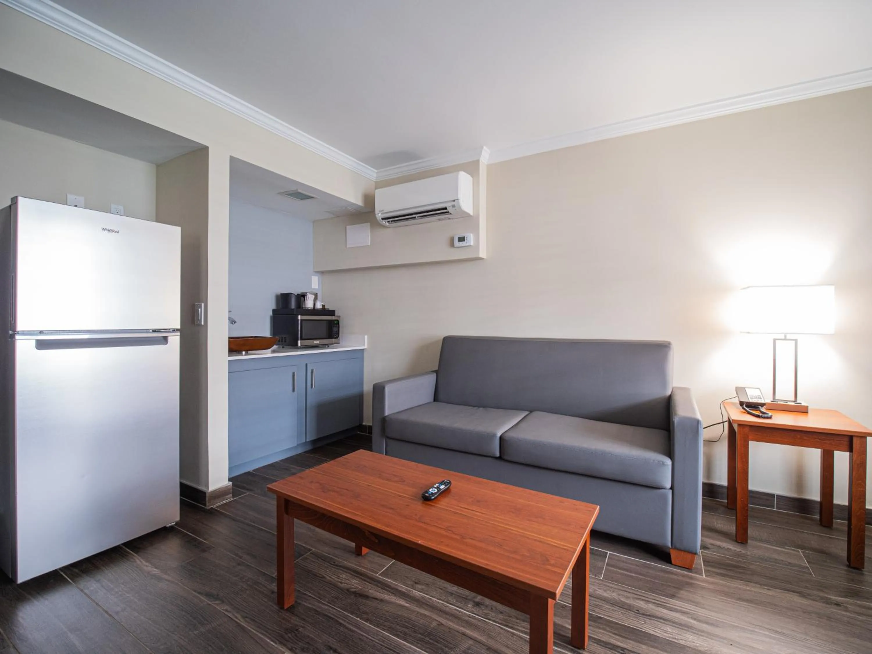 Bedroom in Equus Inn I75