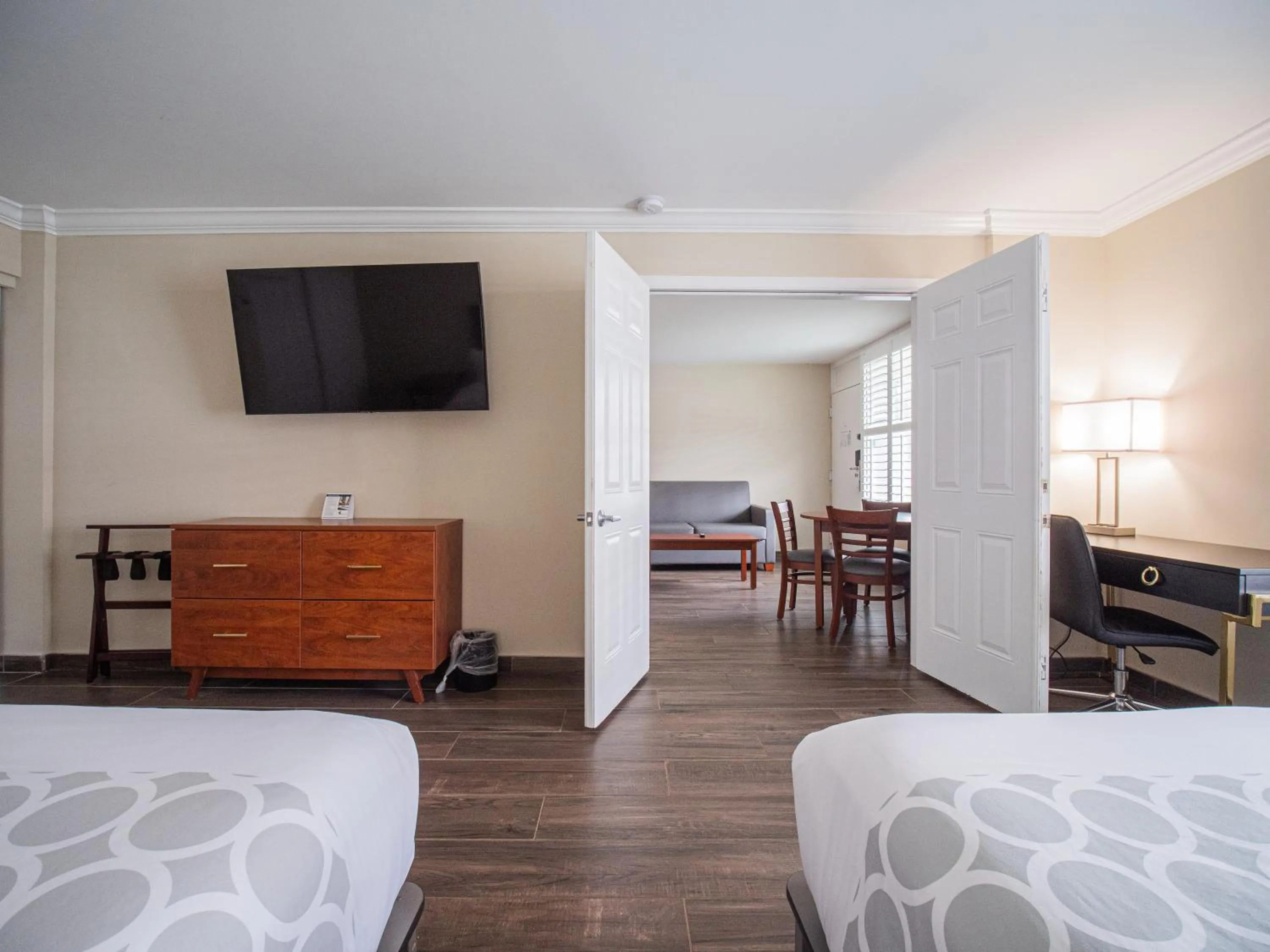 Bedroom, Bed in Equus Inn I75