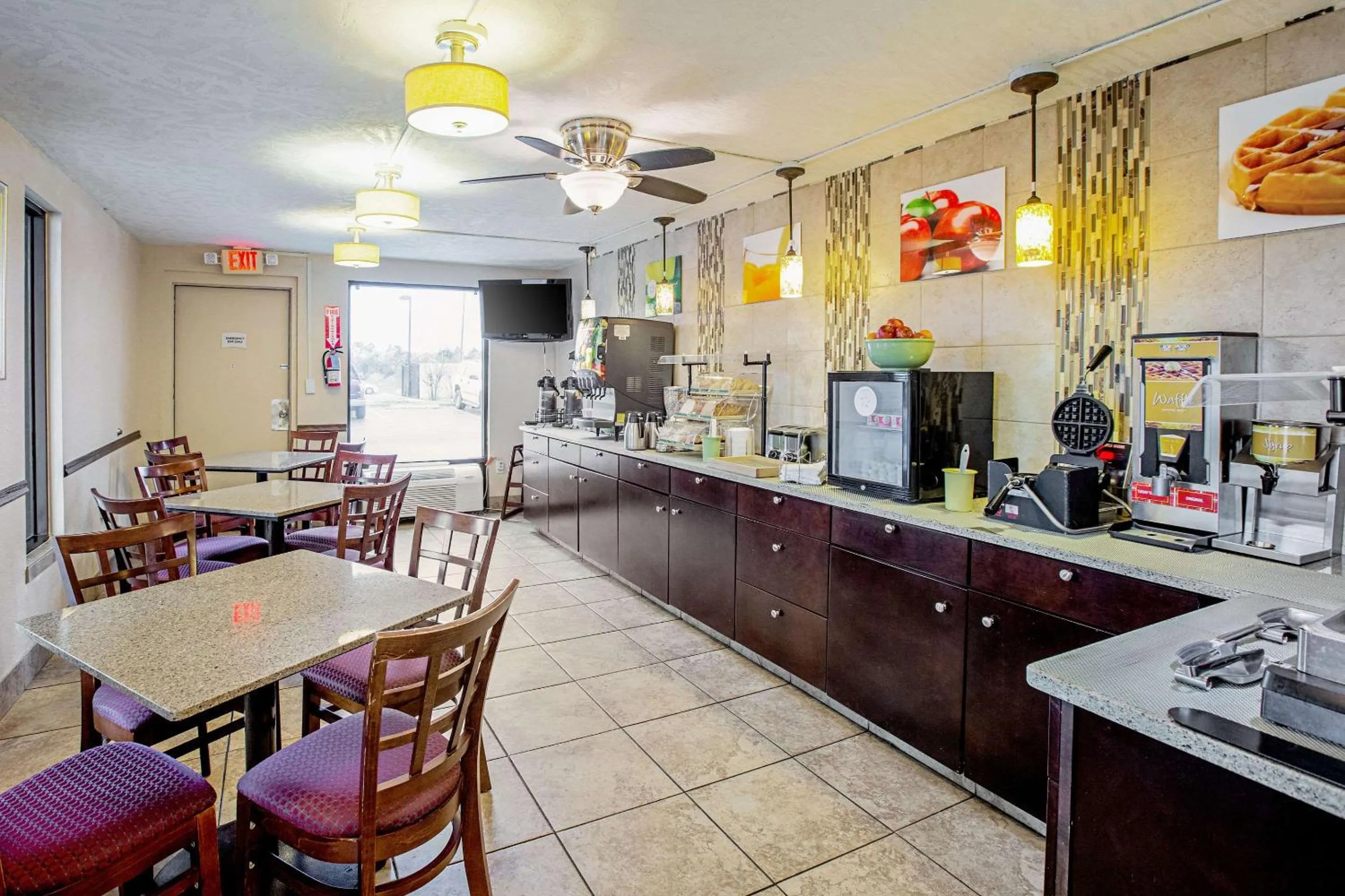 Restaurant/places to eat in Quality Inn & Suites Live Oak I-10 Exit 283
