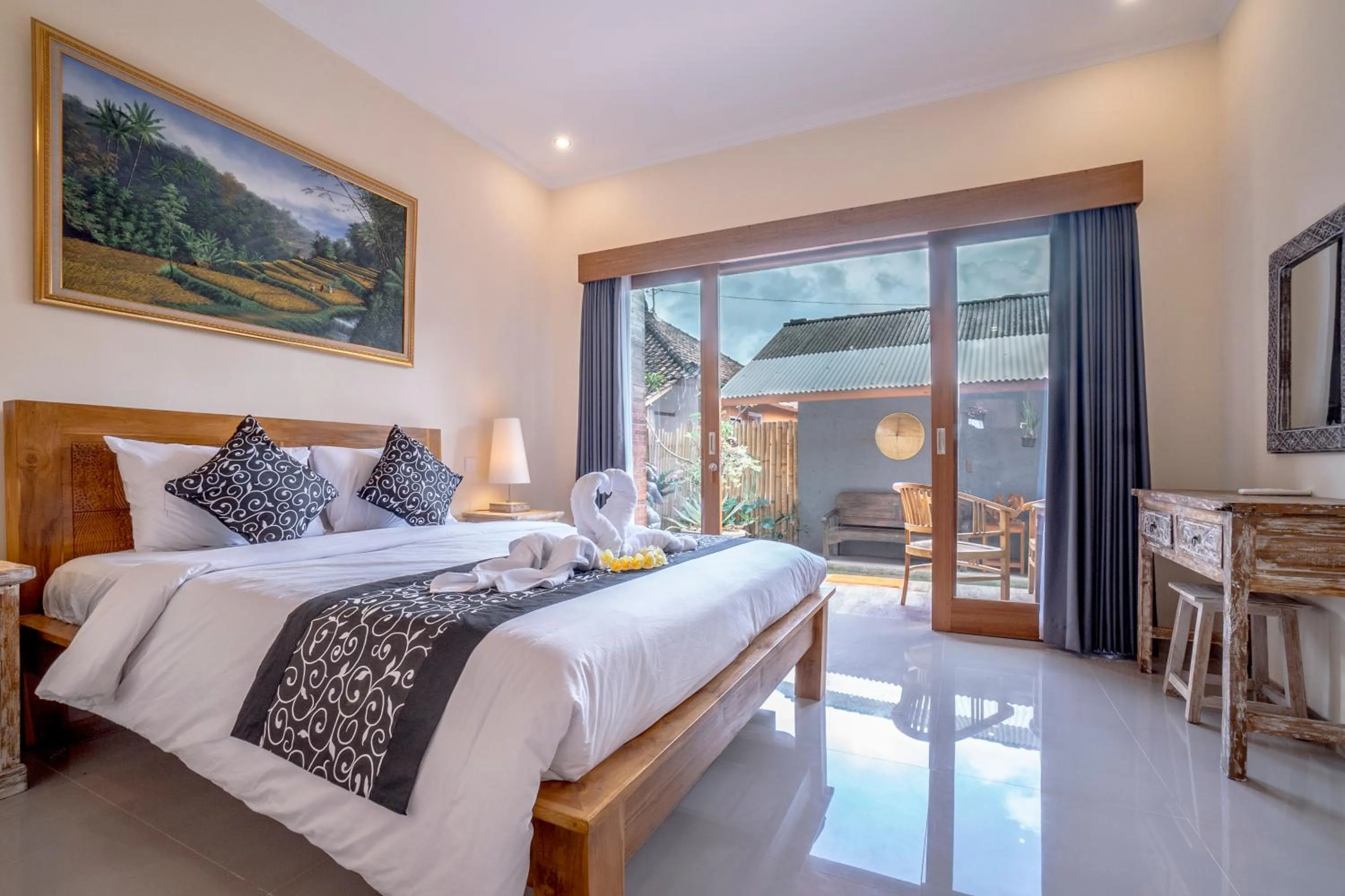 Photo of the whole room, Bed in Saka House