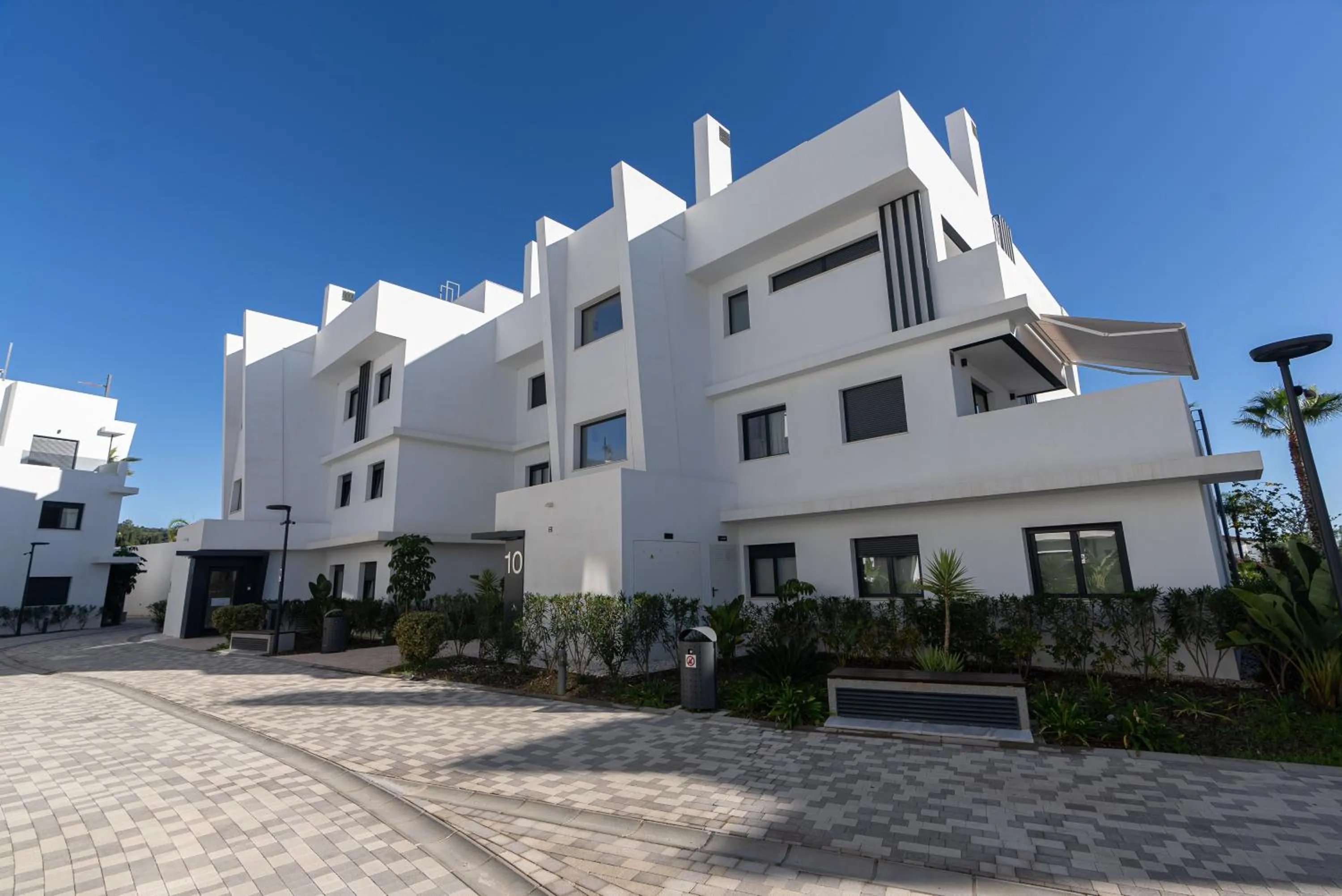 Property building in Estepona Holiday Hills