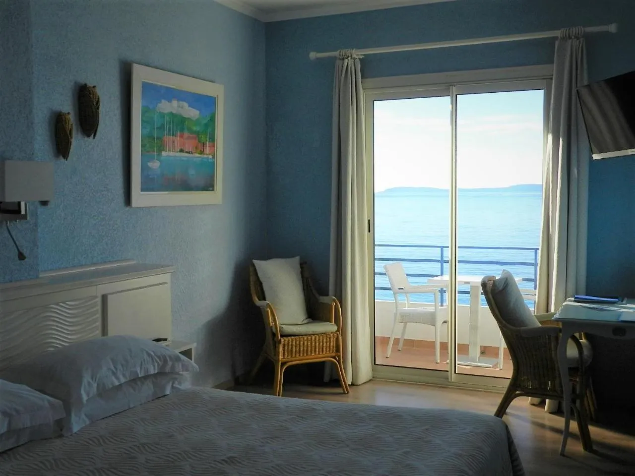 Photo of the whole room, Bed in Grand Hotel Moriaz