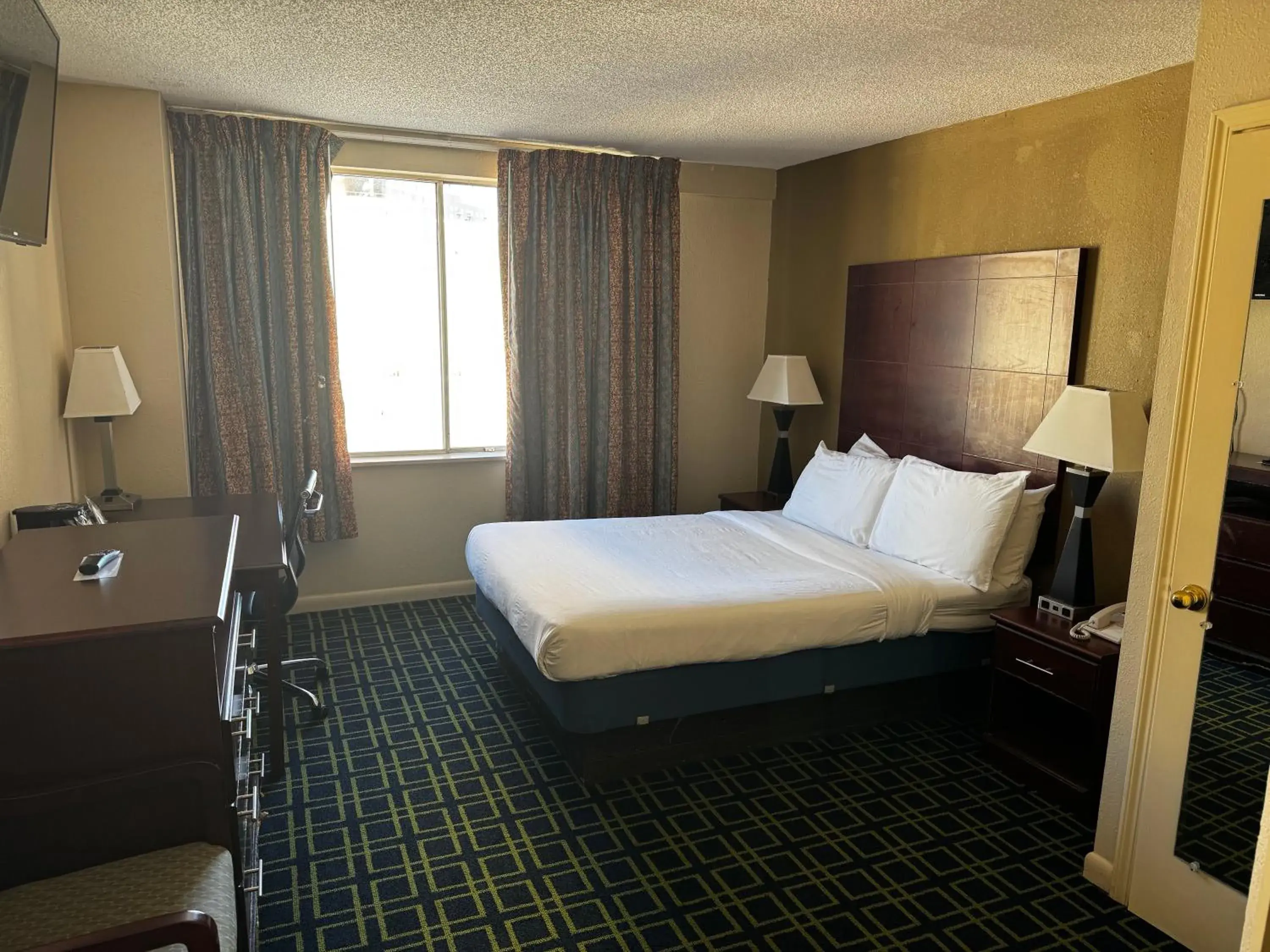 Double Room - single occupancy - Disability Access in Barclay Hotel Atlanta Downtown Double Room - single occupancy - Disability Access in Barclay Hotel Atlanta Downtown