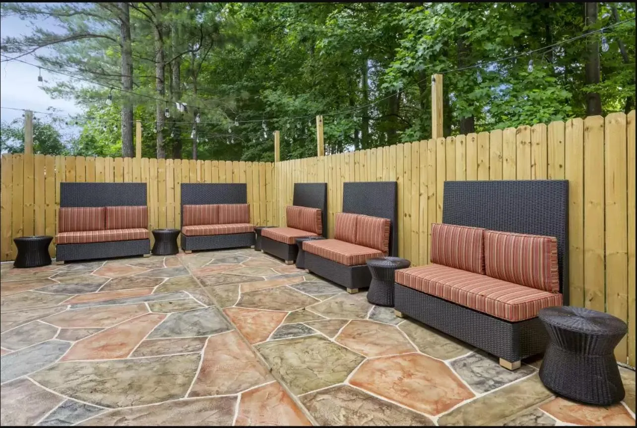 Patio in Comfort Inn & Suites Peachtree Corners