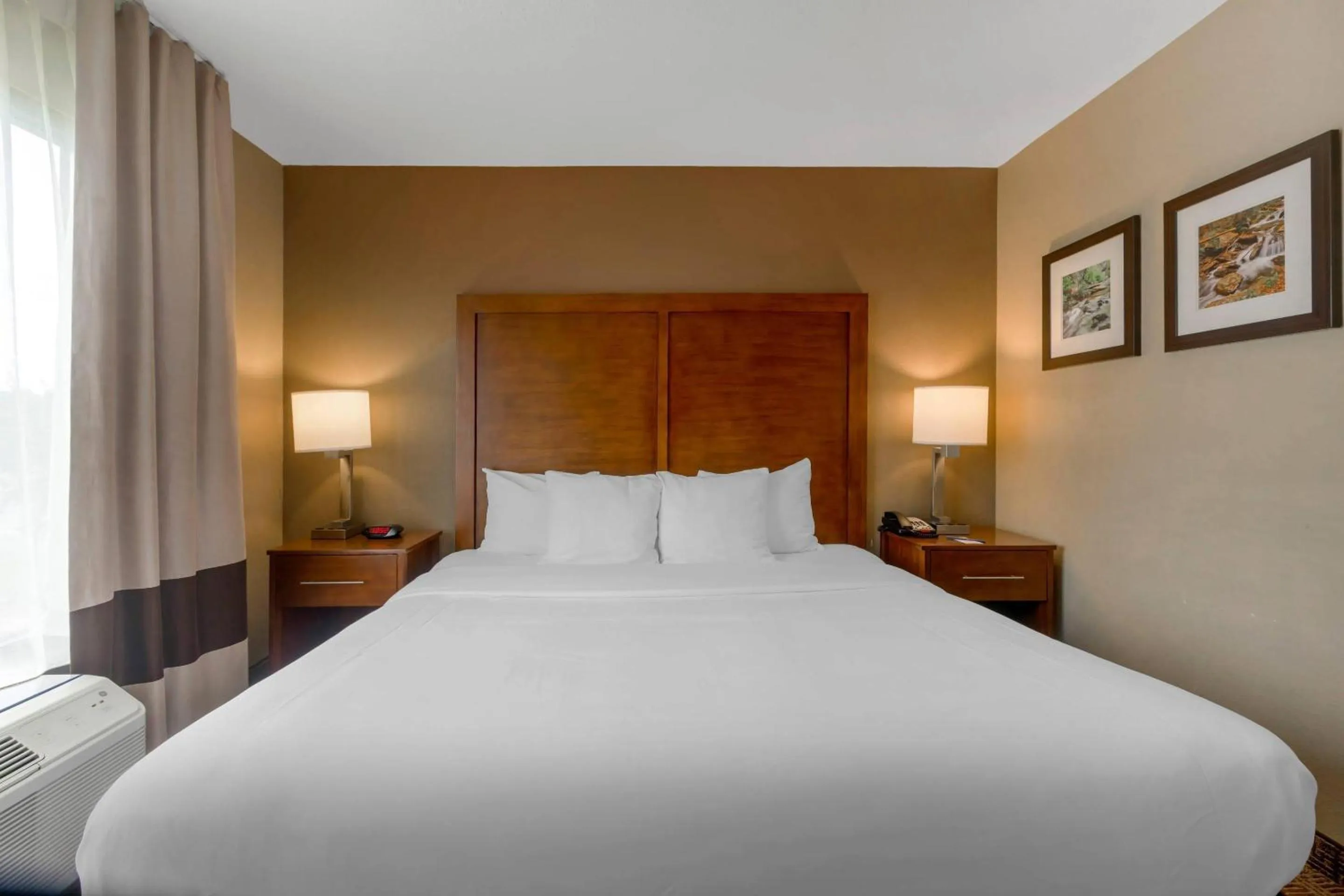 Bedroom, Bed in Comfort Inn & Suites Peachtree Corners - Norcross