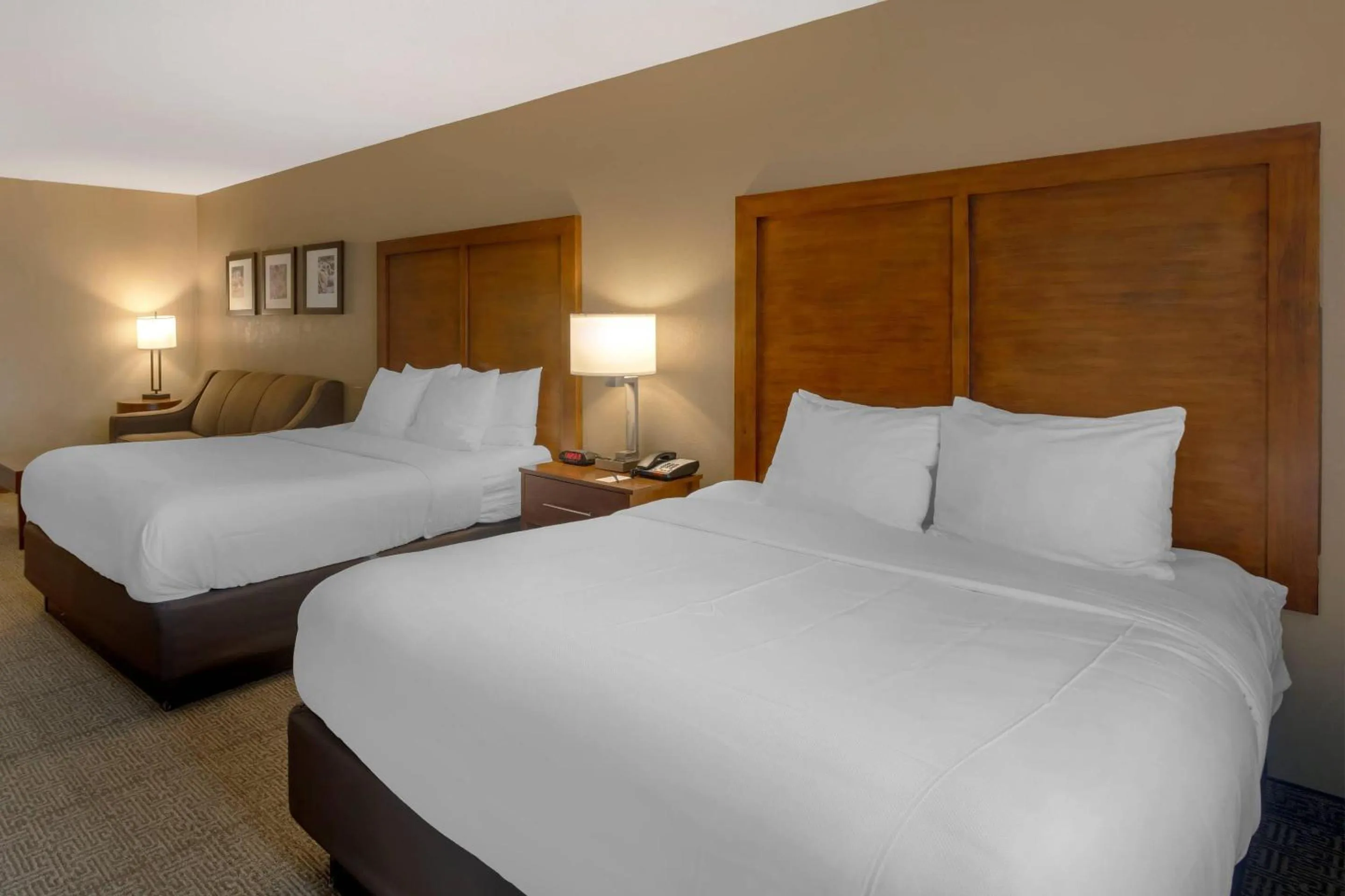 Bedroom, Bed in Comfort Inn & Suites Peachtree Corners - Norcross