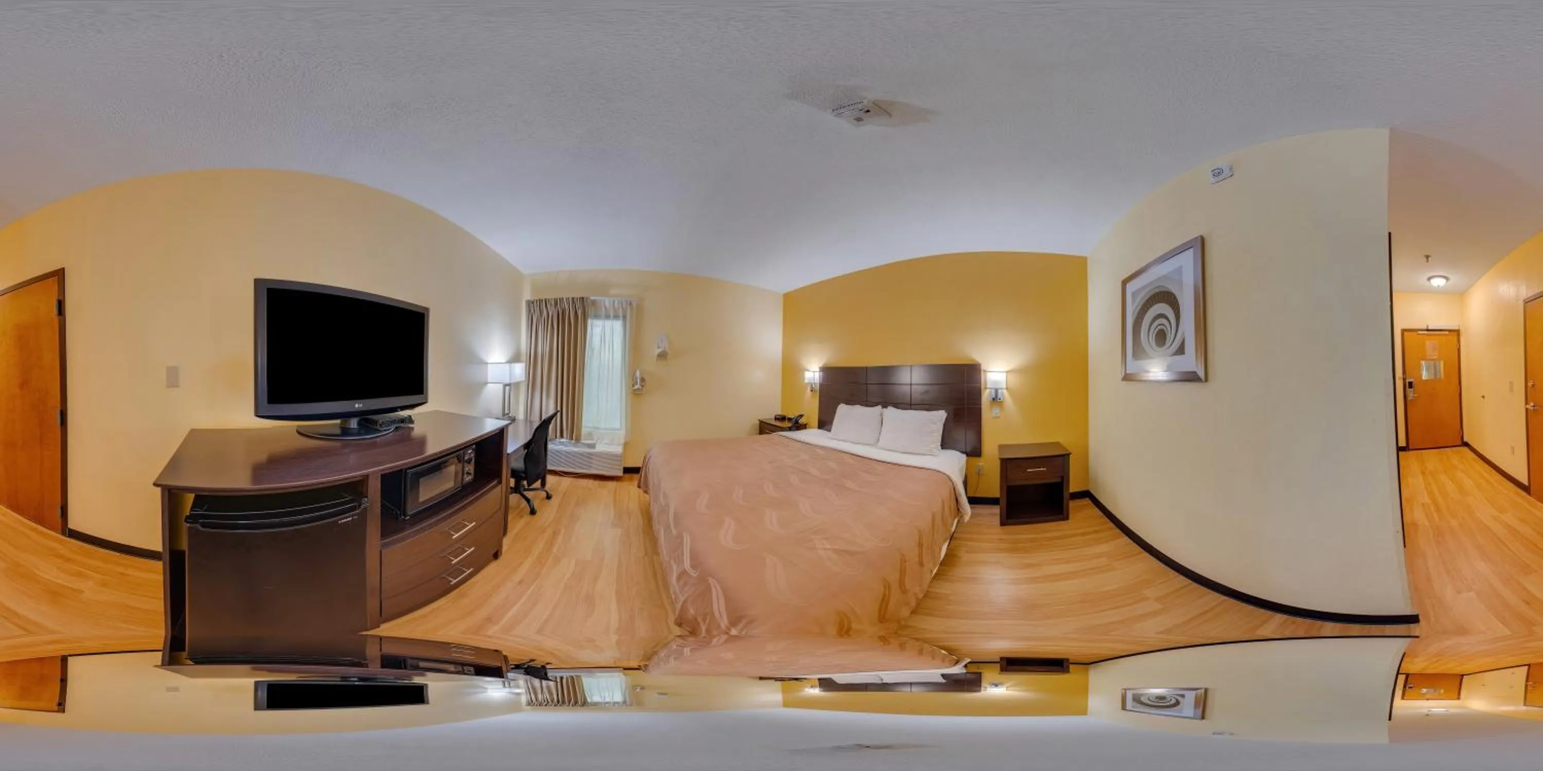 Photo of the whole room, Bed in Quality Inn Jefferson at I-85