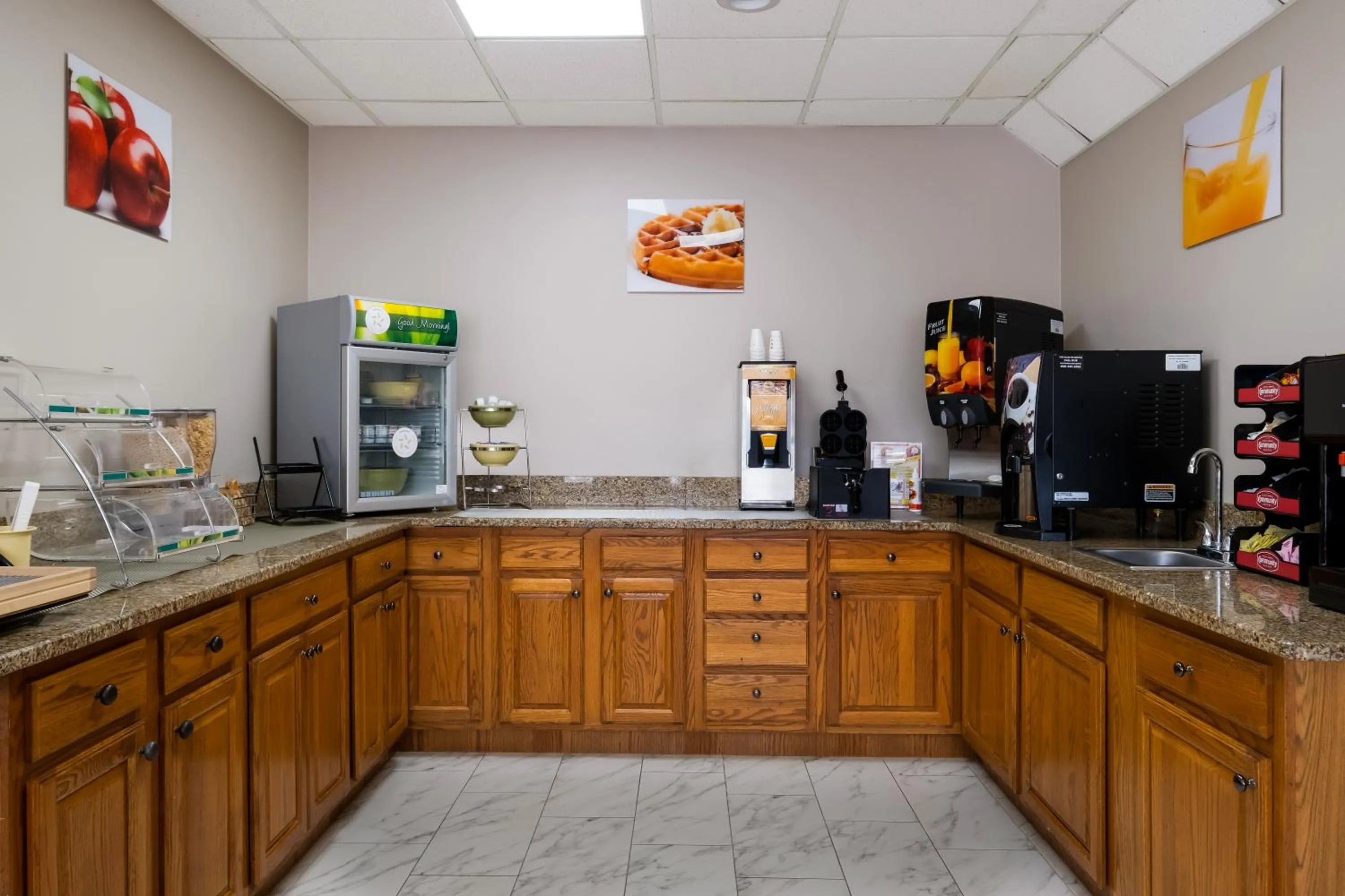 Coffee/tea facilities in Quality Inn Jefferson at I-85