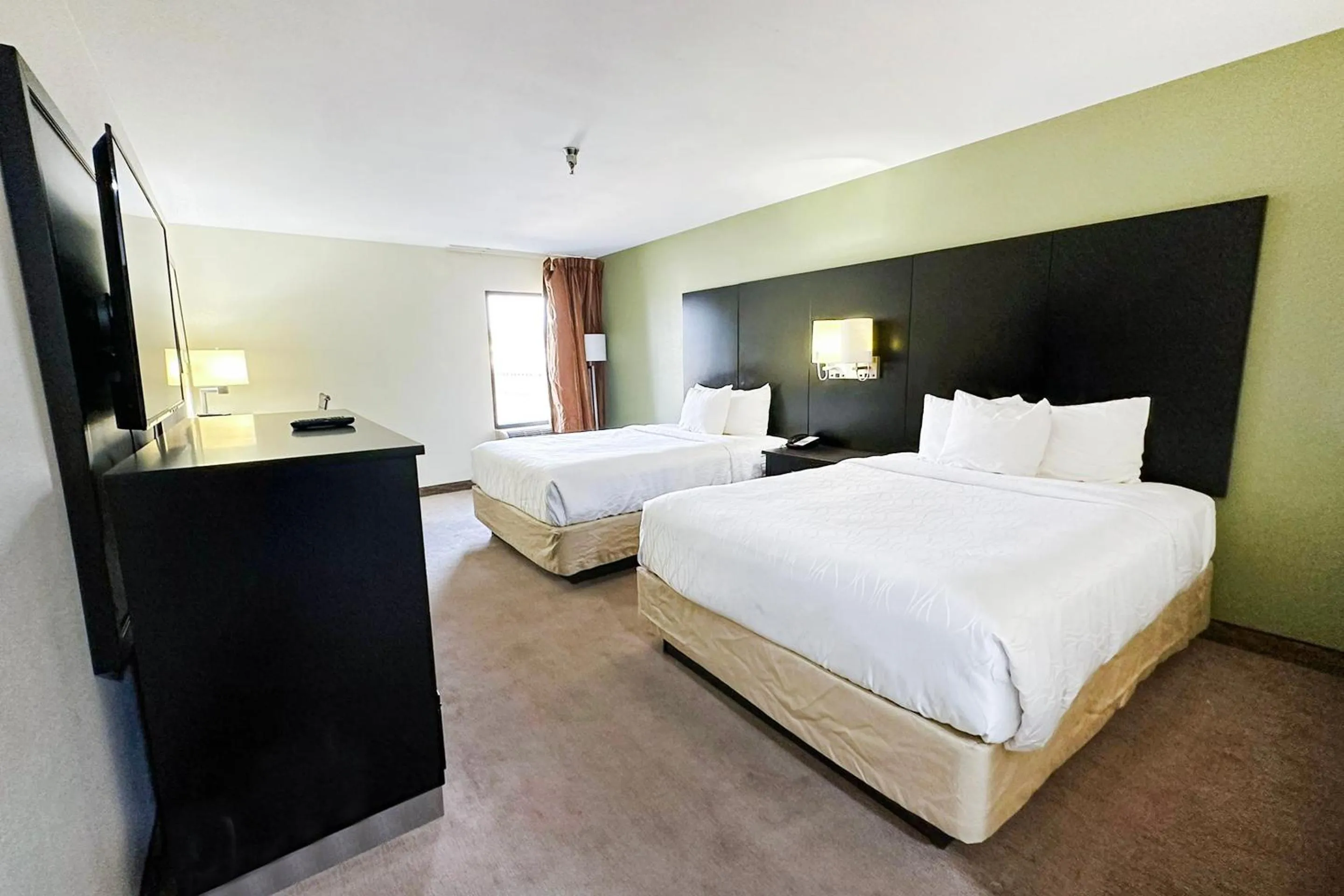 Bedroom, Bed in OYO Hotel Rome West GA