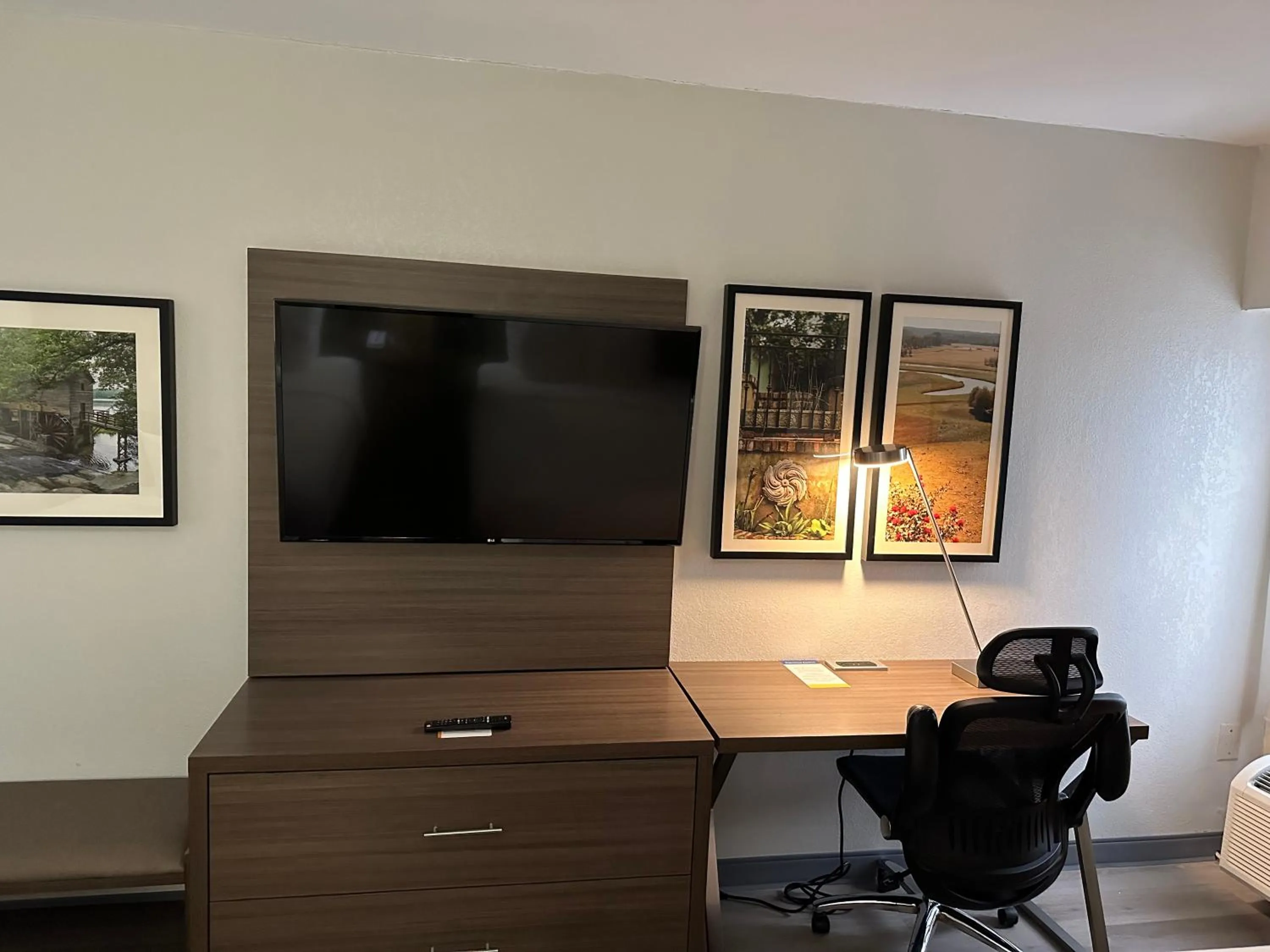 TV and multimedia in Comfort Inn Conyers