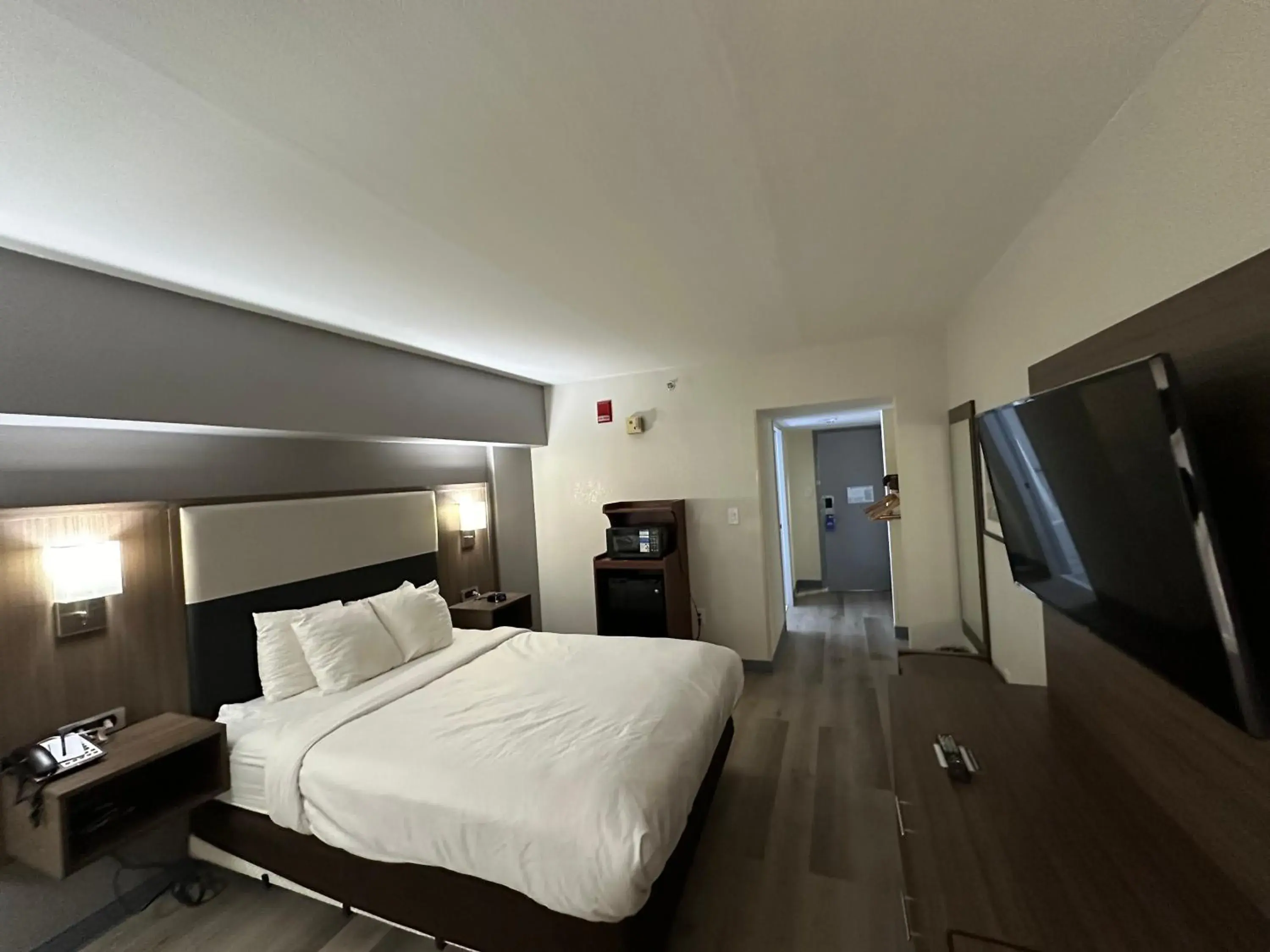 King Room - Accessible/Non-Smoking in Comfort Inn Conyers King Room - Accessible/Non-Smoking in Comfort Inn Conyers