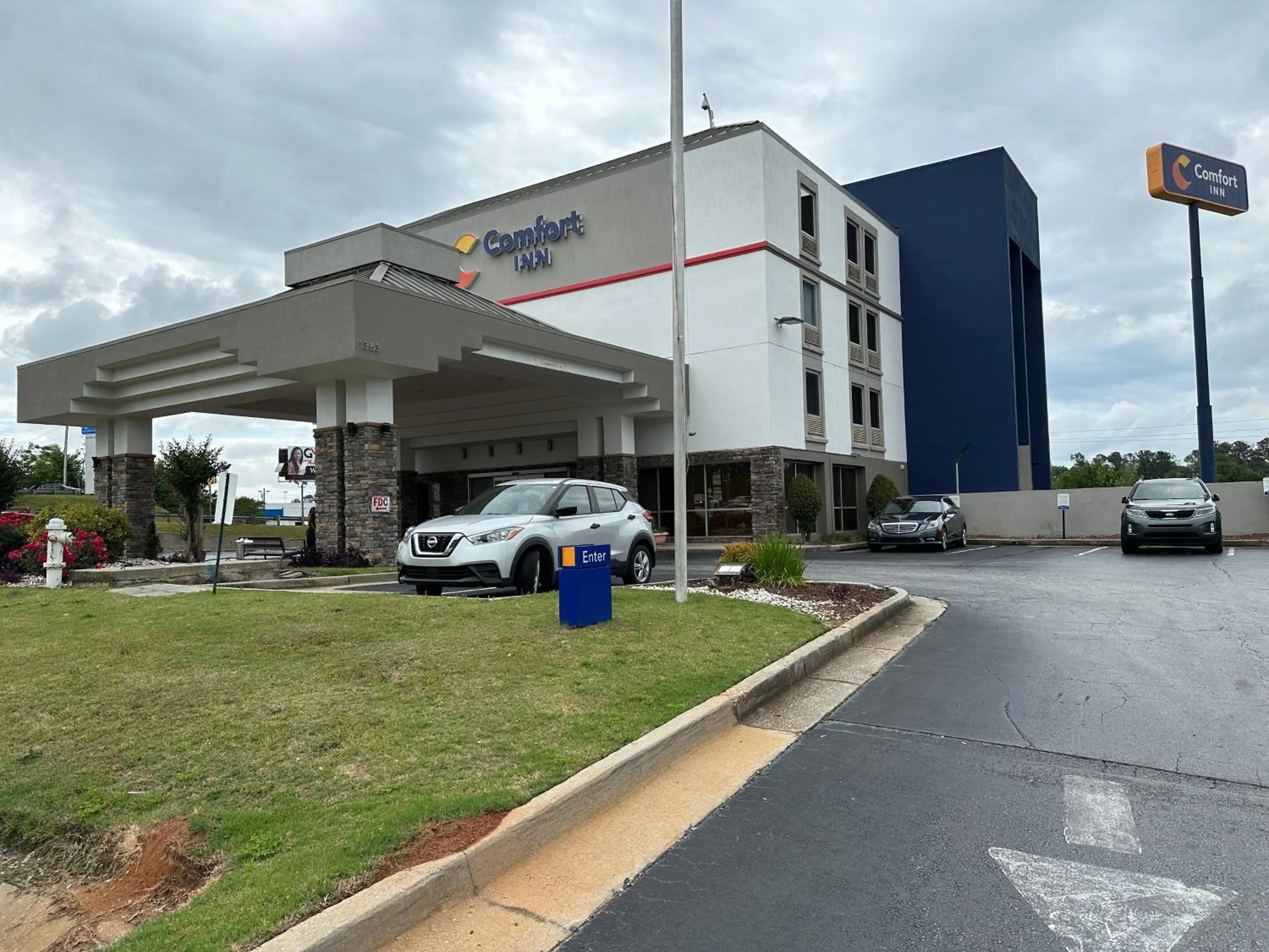 Property building in Comfort Inn Conyers