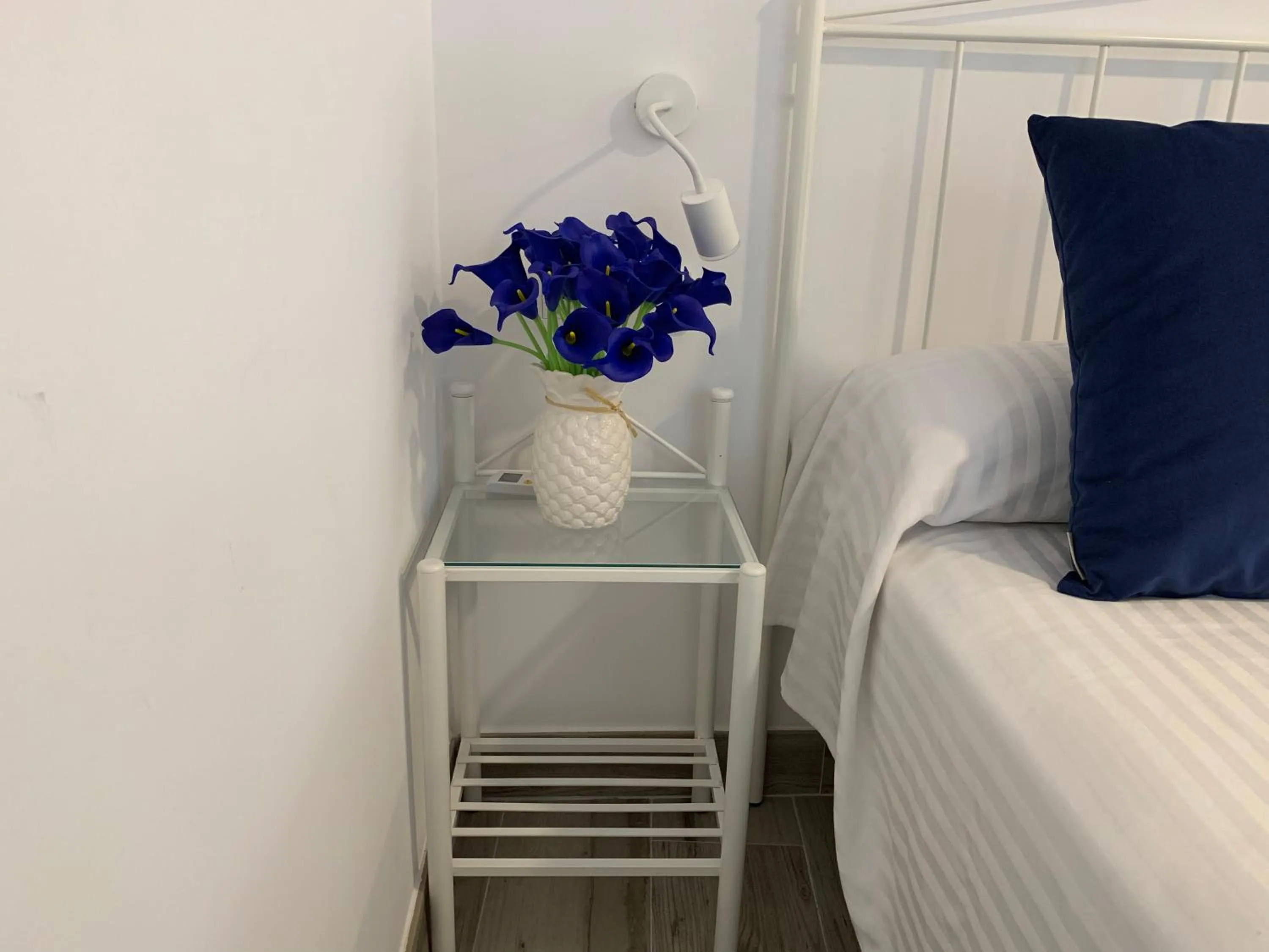 Decorative detail, Bed in Belmonte Rooms