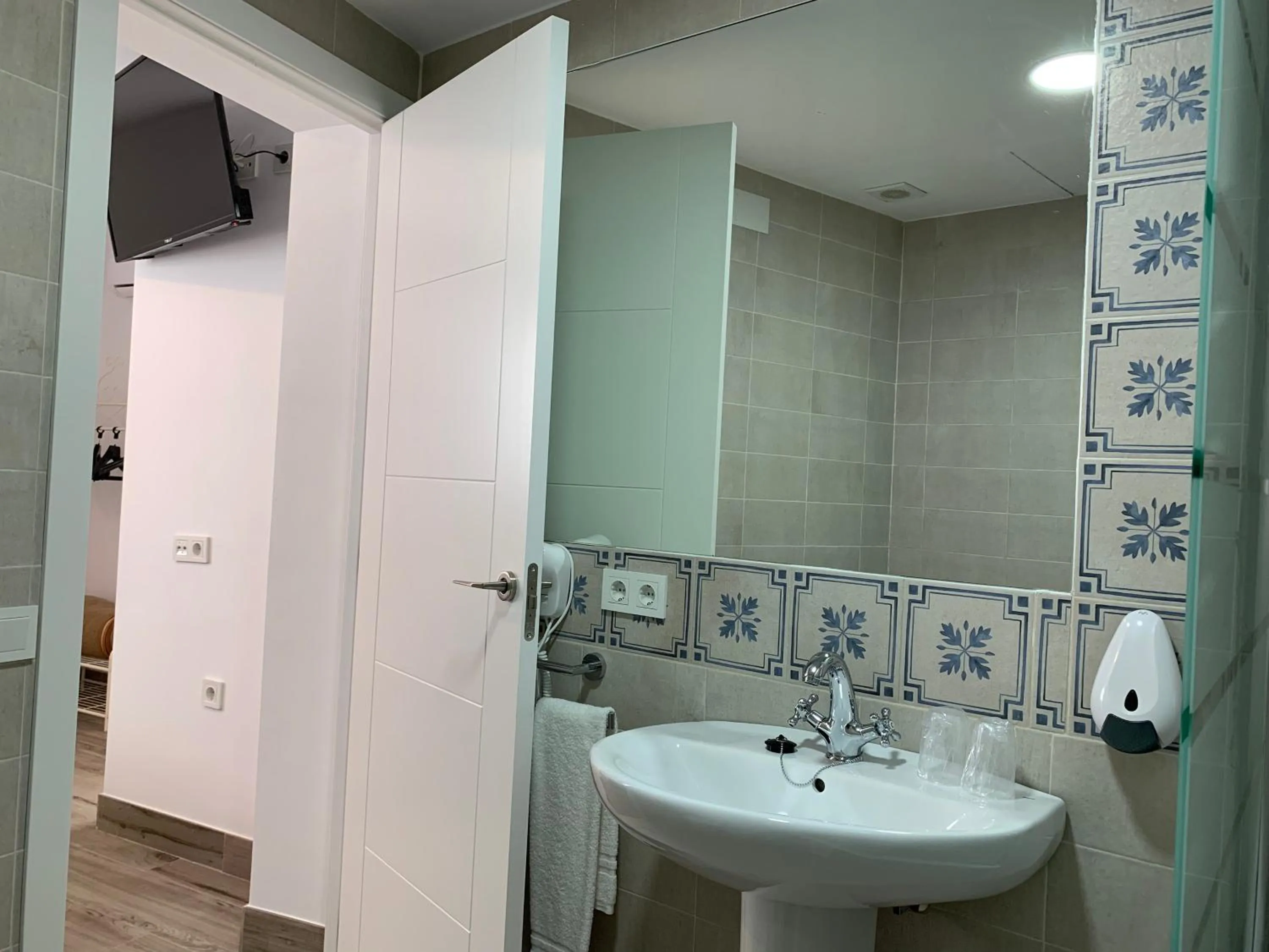 Bathroom in Belmonte Rooms