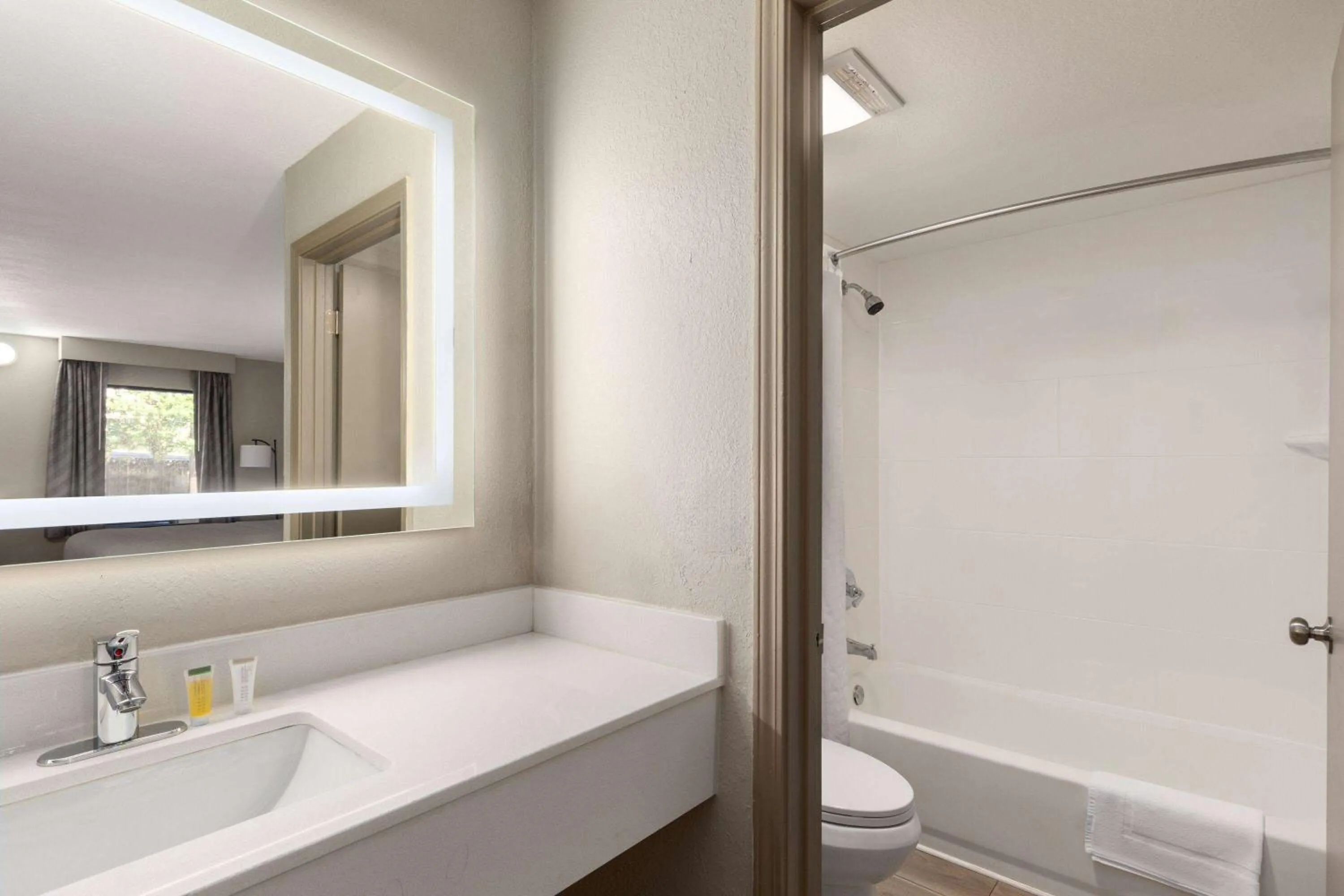 Bathroom in Days Inn by Wyndham Helen