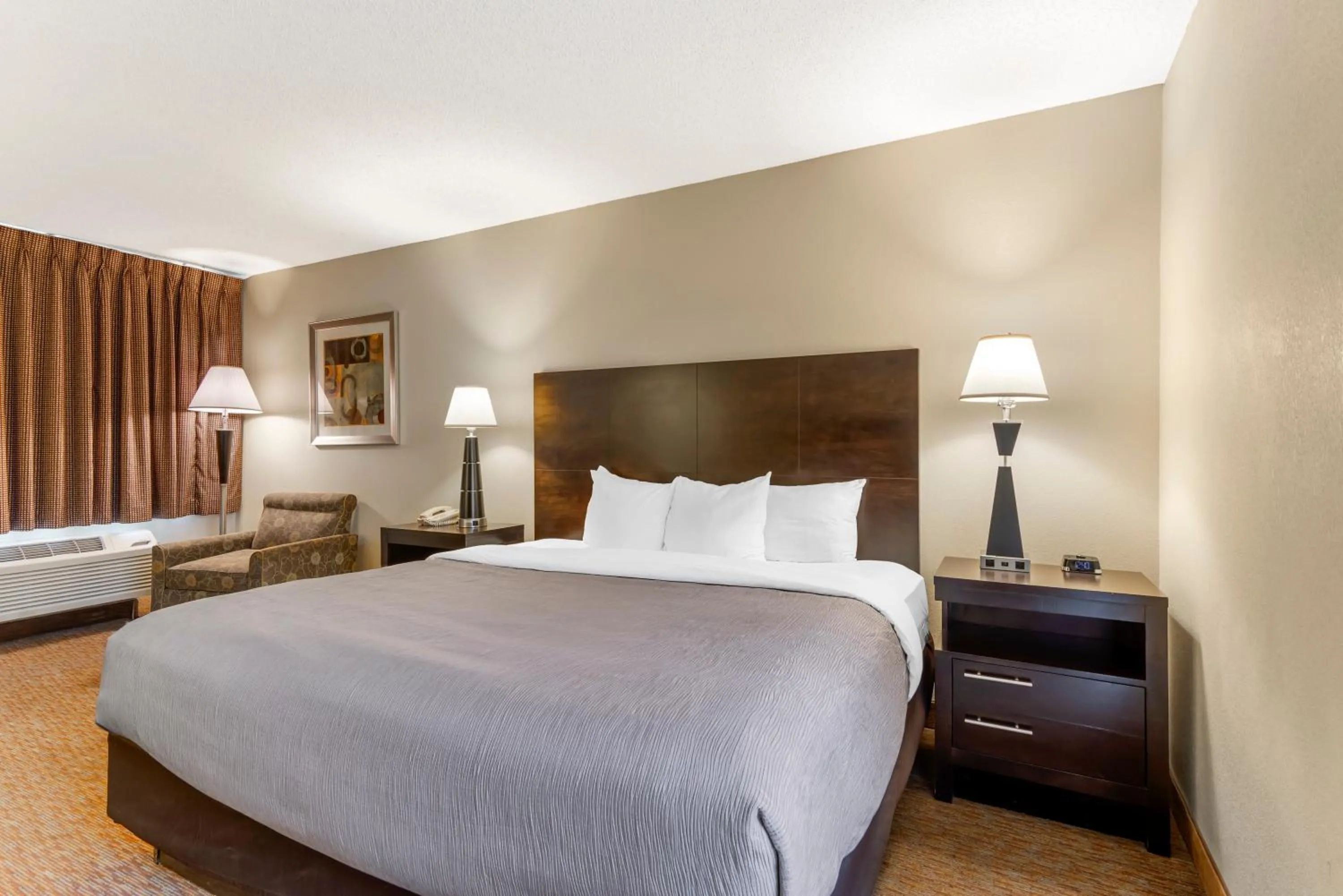 Bed in Quality Inn Cordele