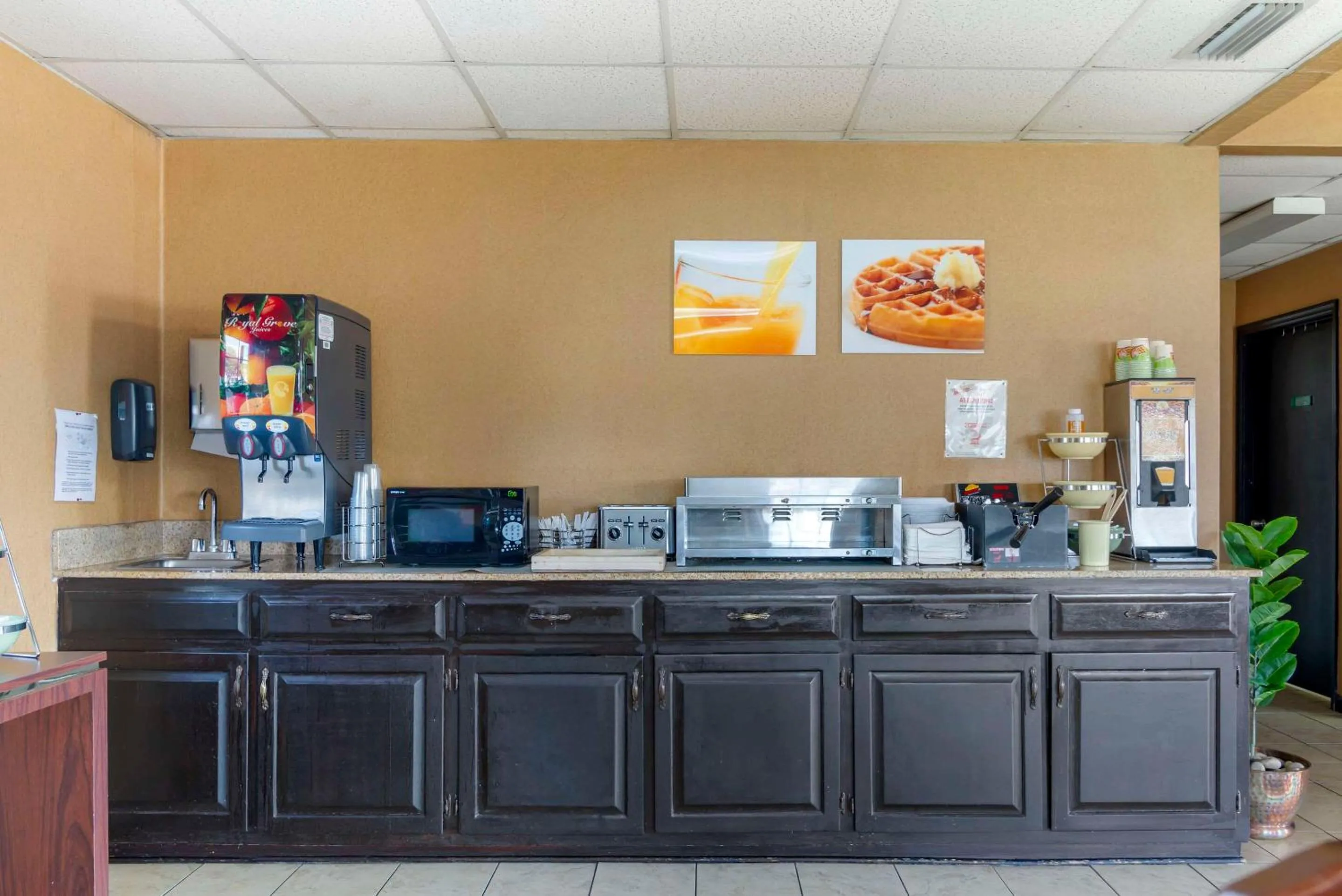 Breakfast in Quality Inn Cordele