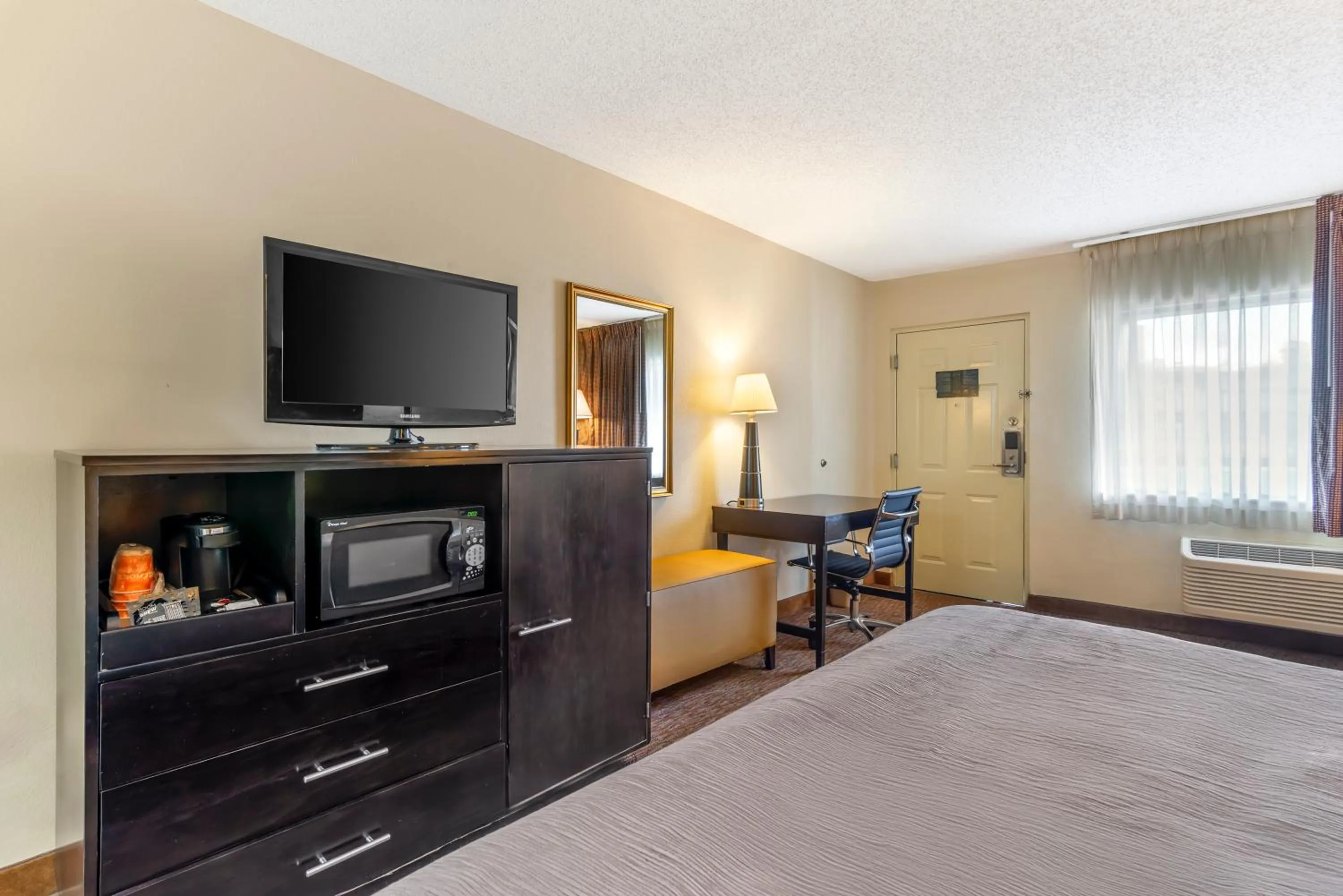 Bed in Quality Inn Cordele