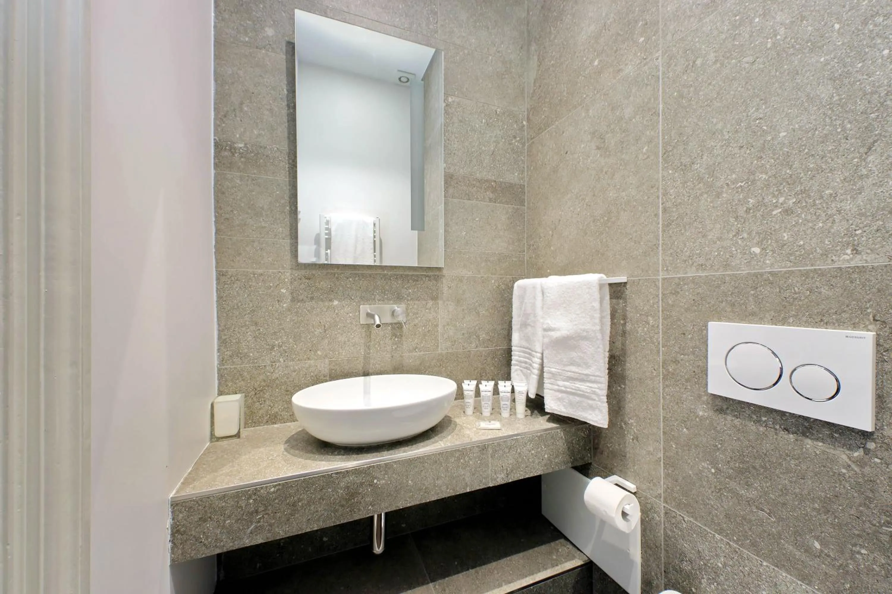 Bathroom in Youroom Carrozze