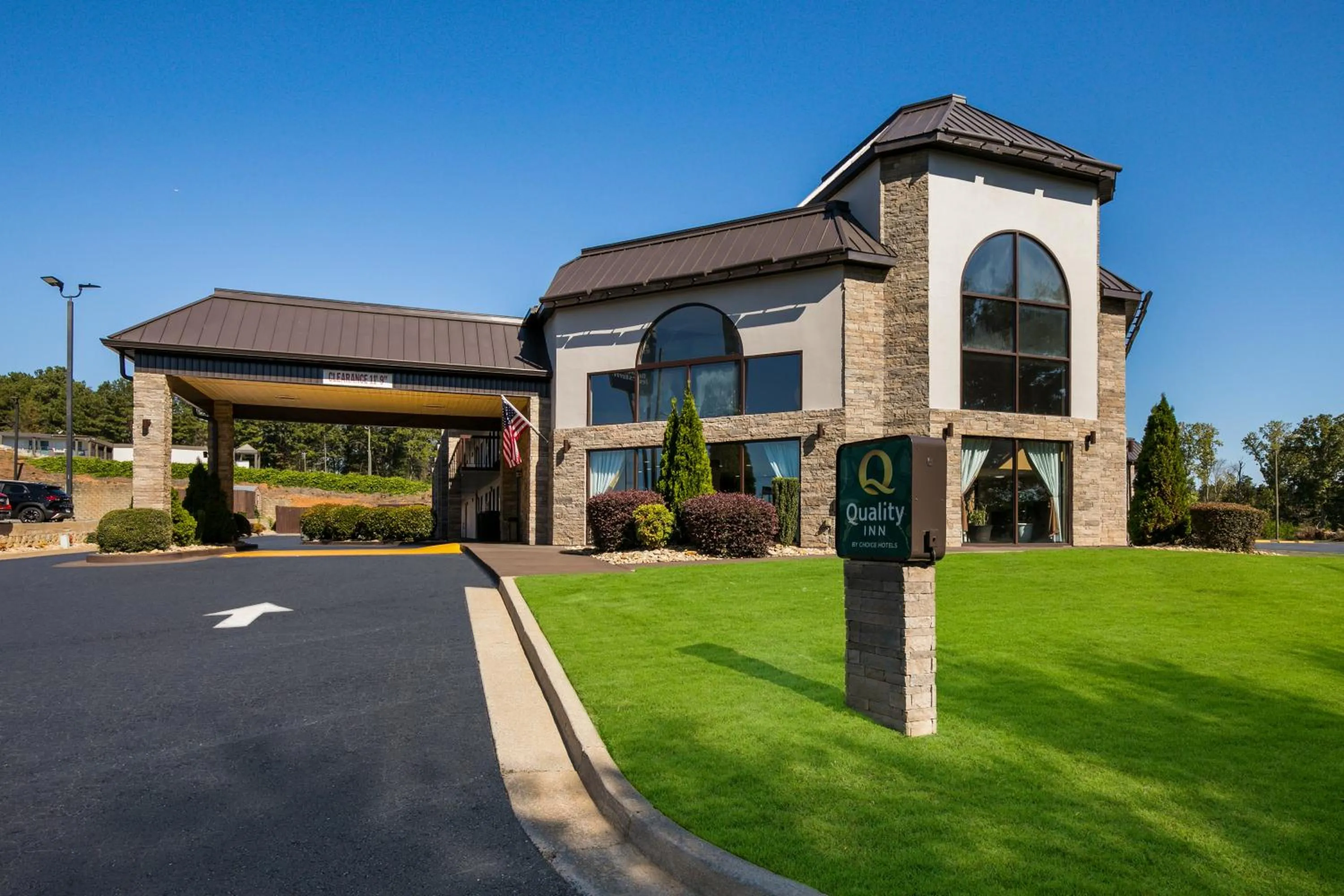 Property building in Quality Inn Commerce at I-85