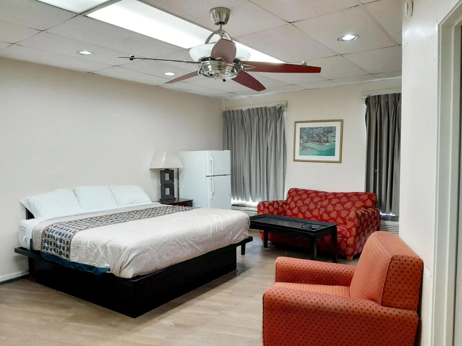 Bed in Budgetel Inn and Suites- FORT GORDON