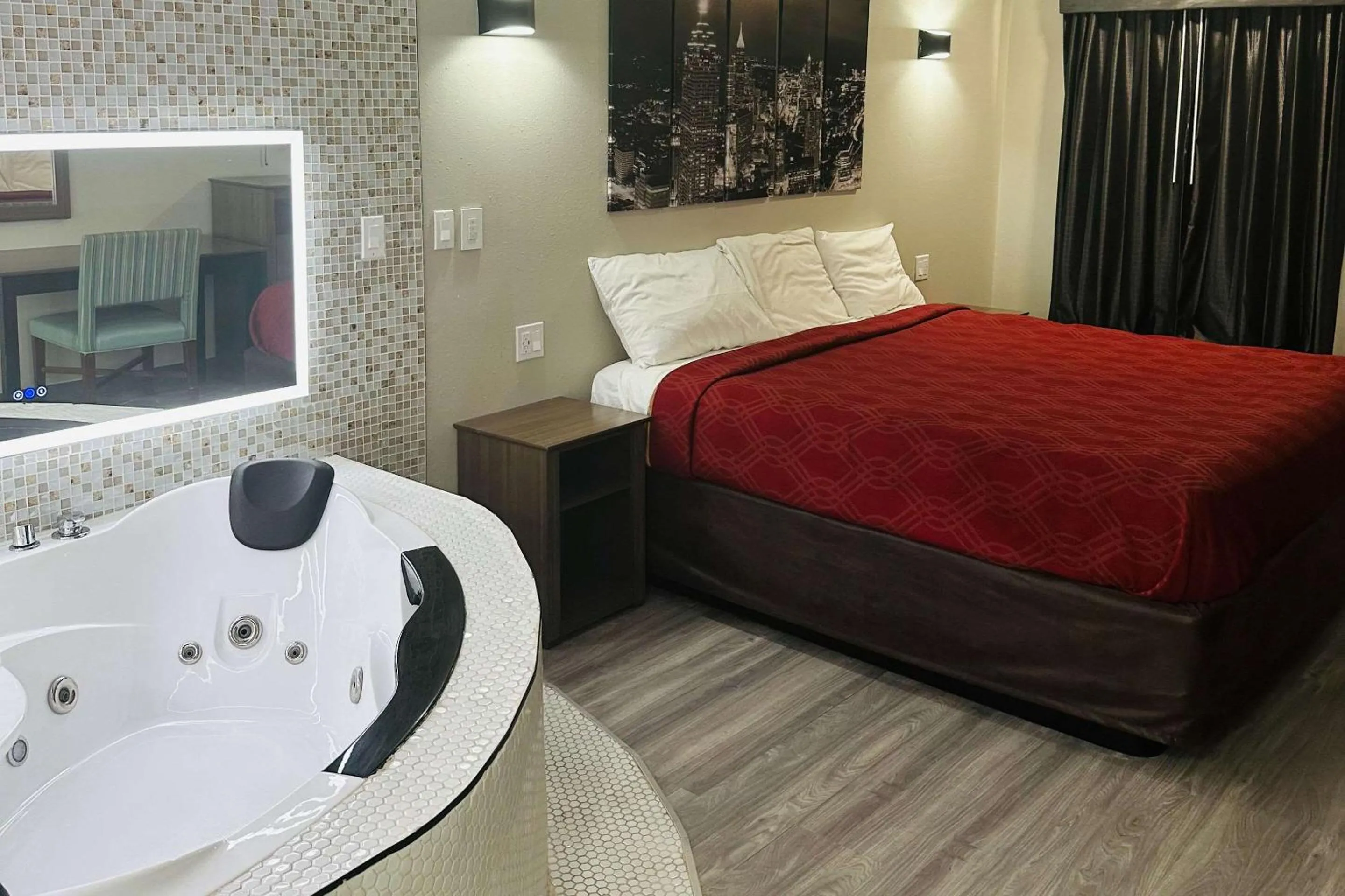 Bedroom in Econo Lodge Union City - Atlanta South