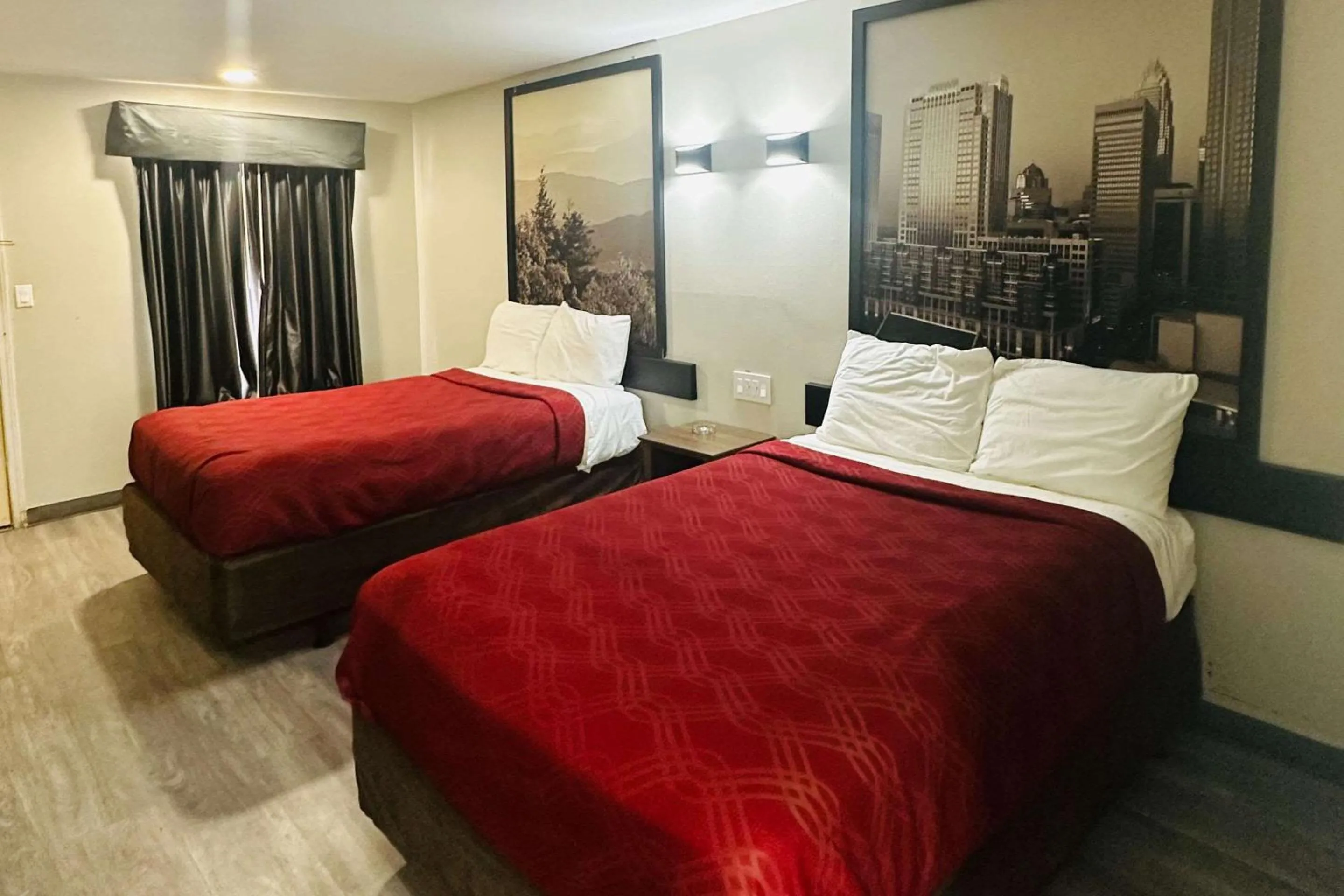 Bedroom in Econo Lodge Union City - Atlanta South