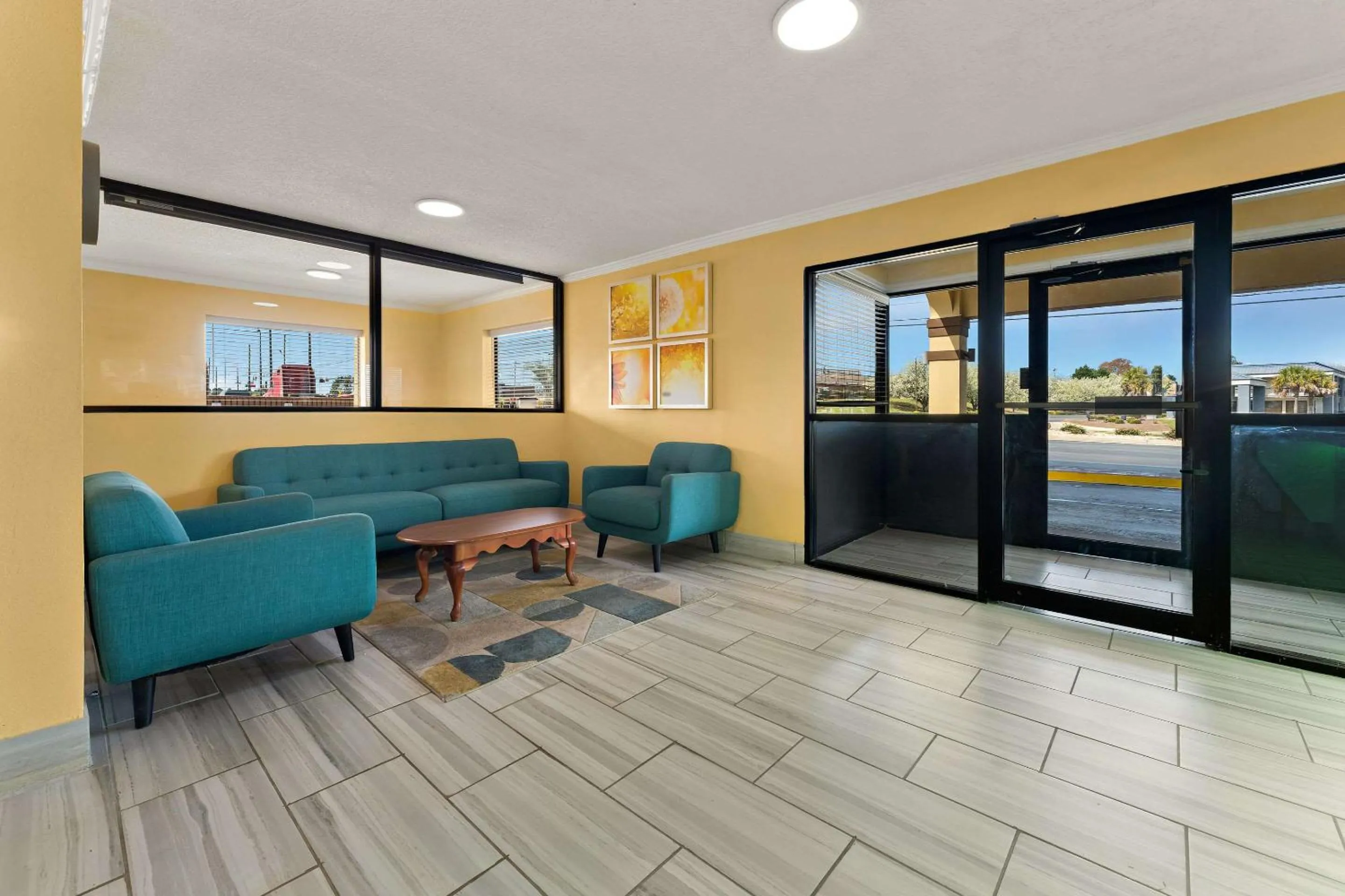 Lobby or reception in Quality Inn & Suites Dublin