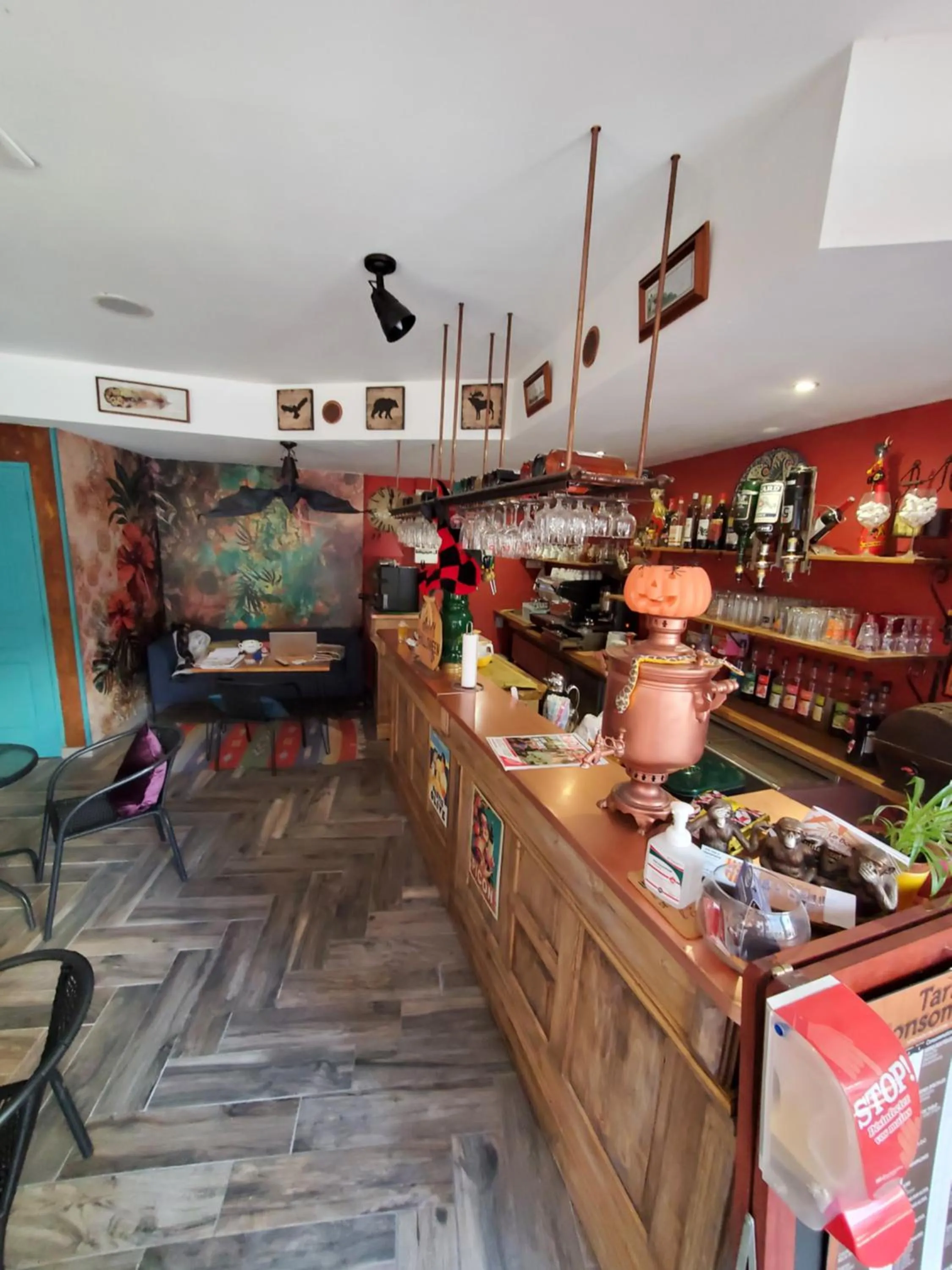 Lounge or bar in Le Richelieu