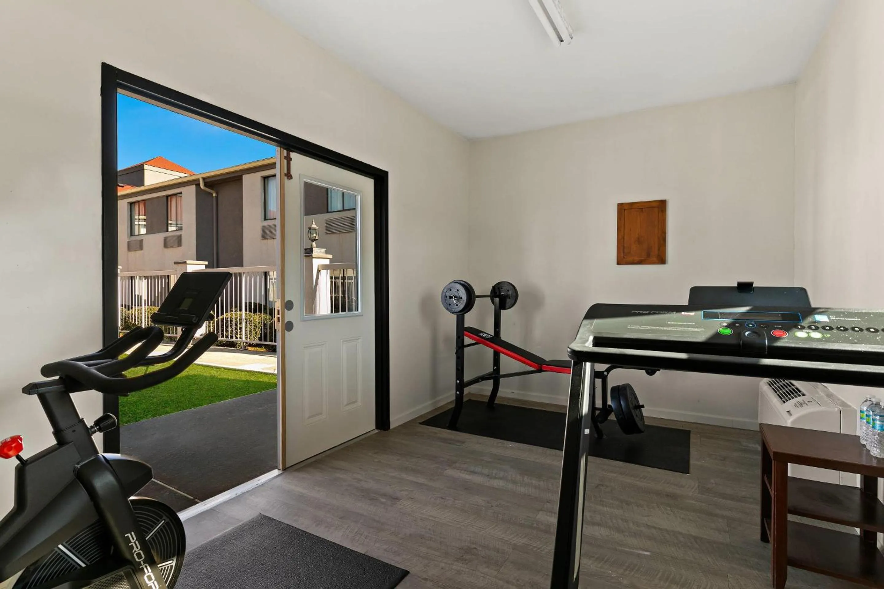 Fitness centre/facilities in Quality Inn