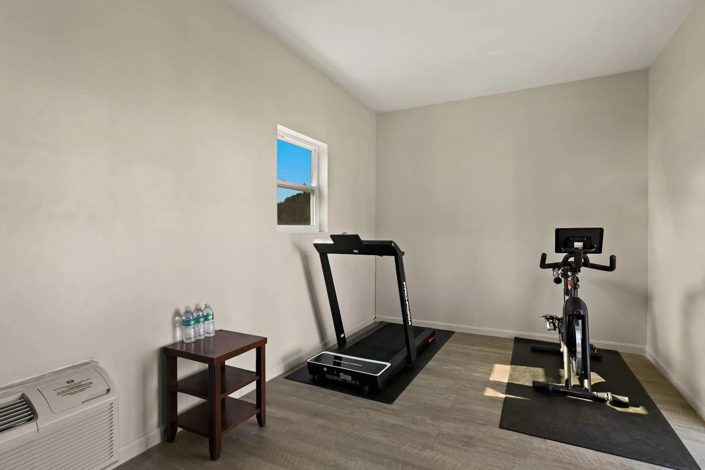 Fitness centre/facilities in Quality Inn