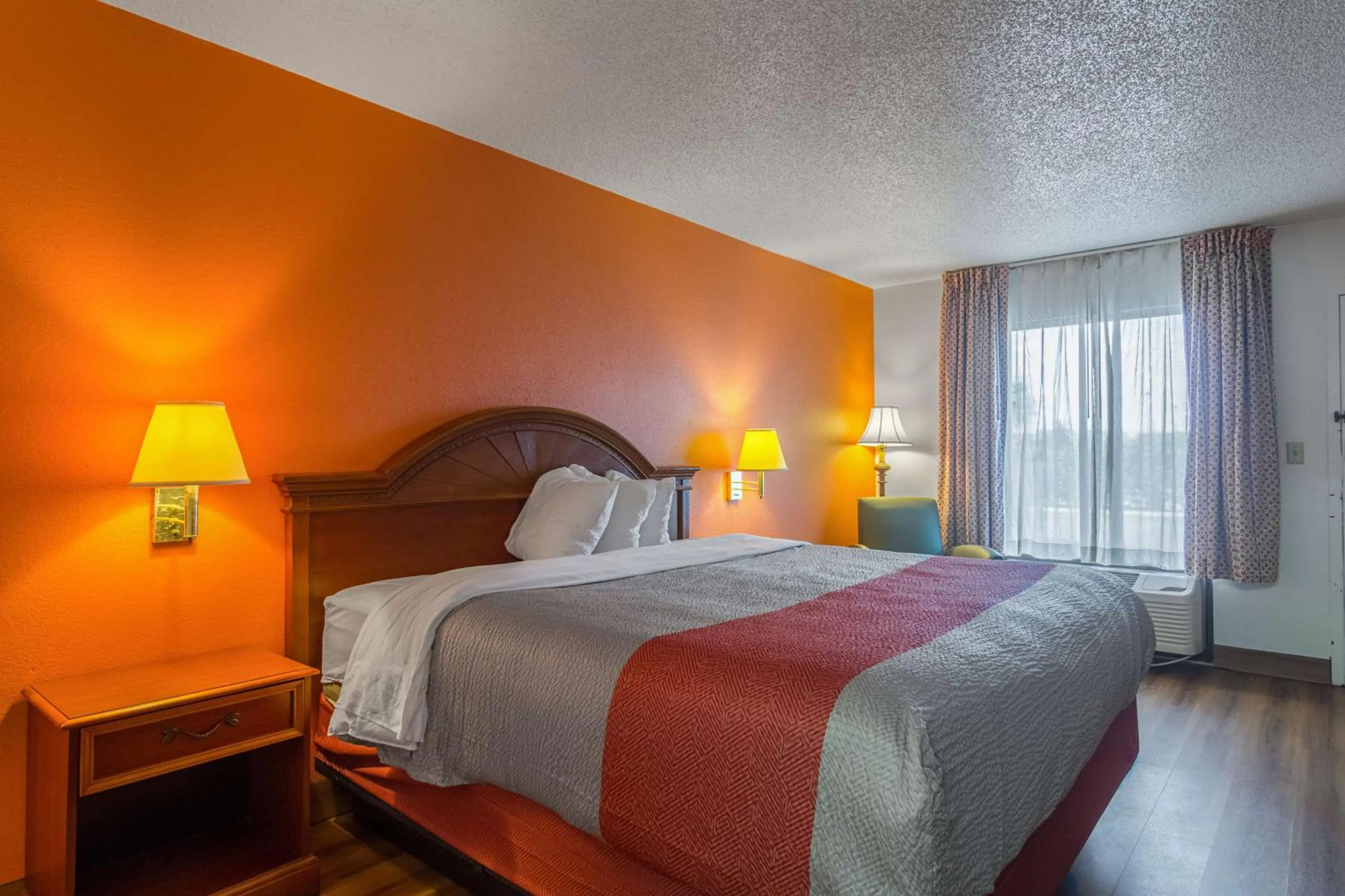 Photo of the whole room, Bed in Motel 6 Waycross