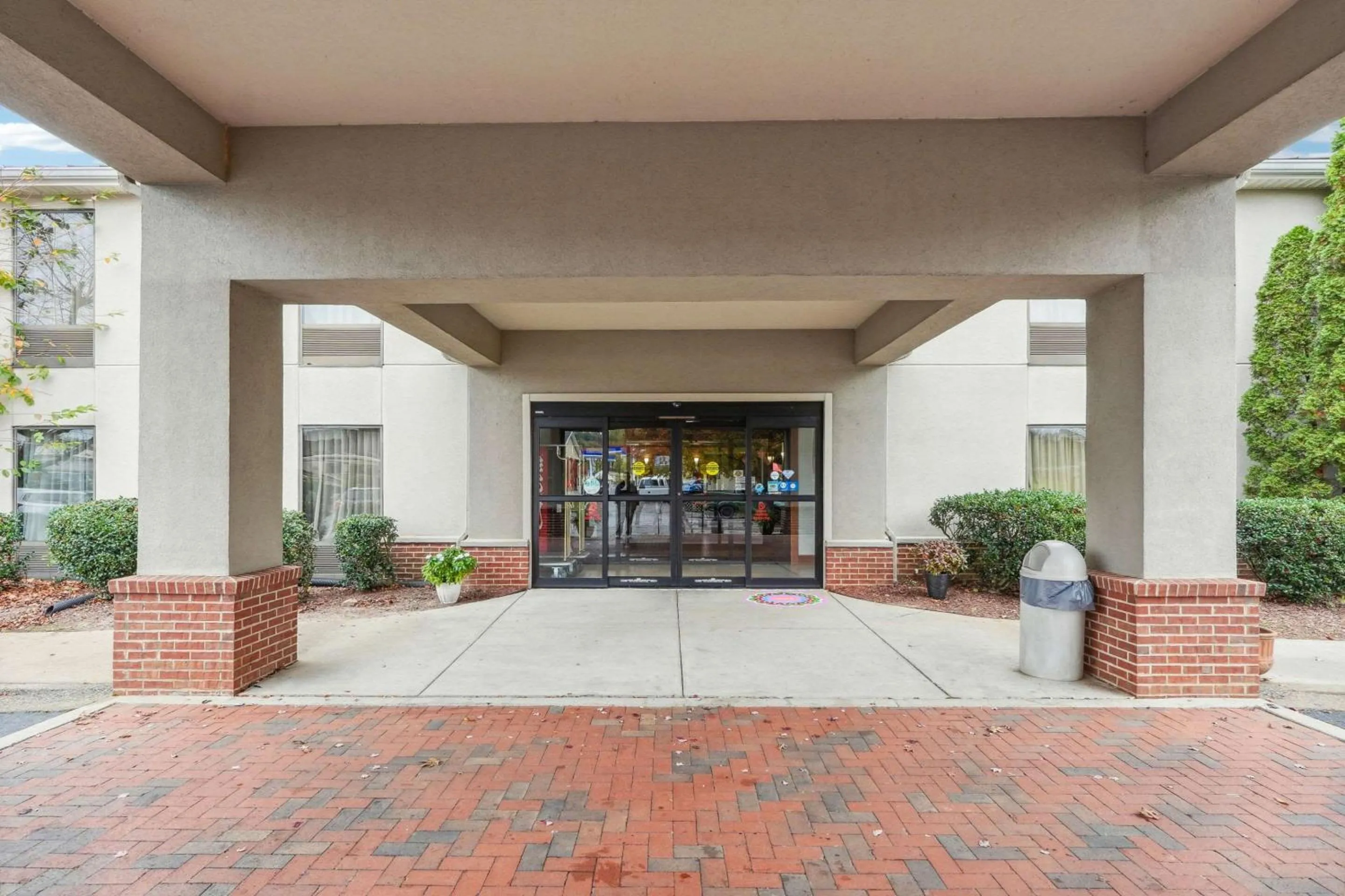 Property building in Quality Inn & Suites Dawsonville