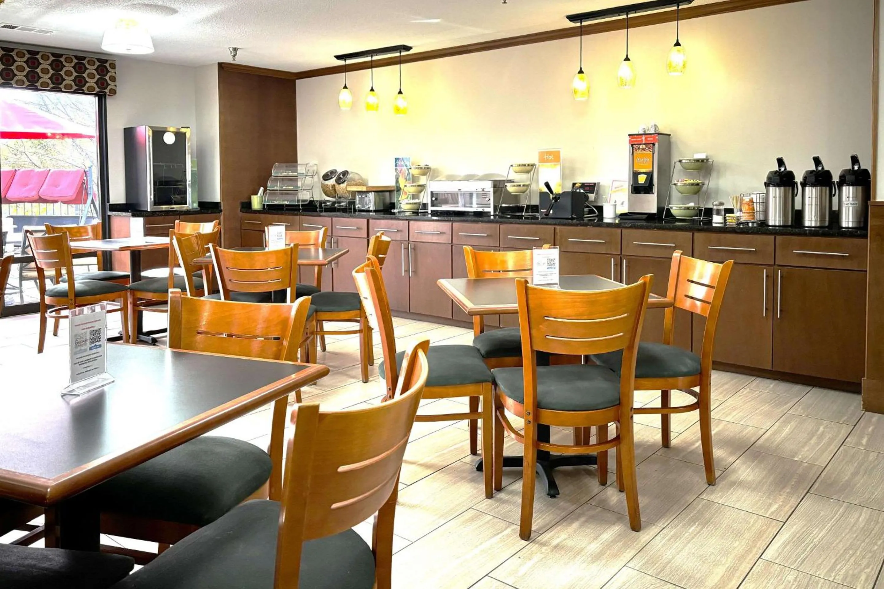 Breakfast in Quality Inn & Suites Dawsonville