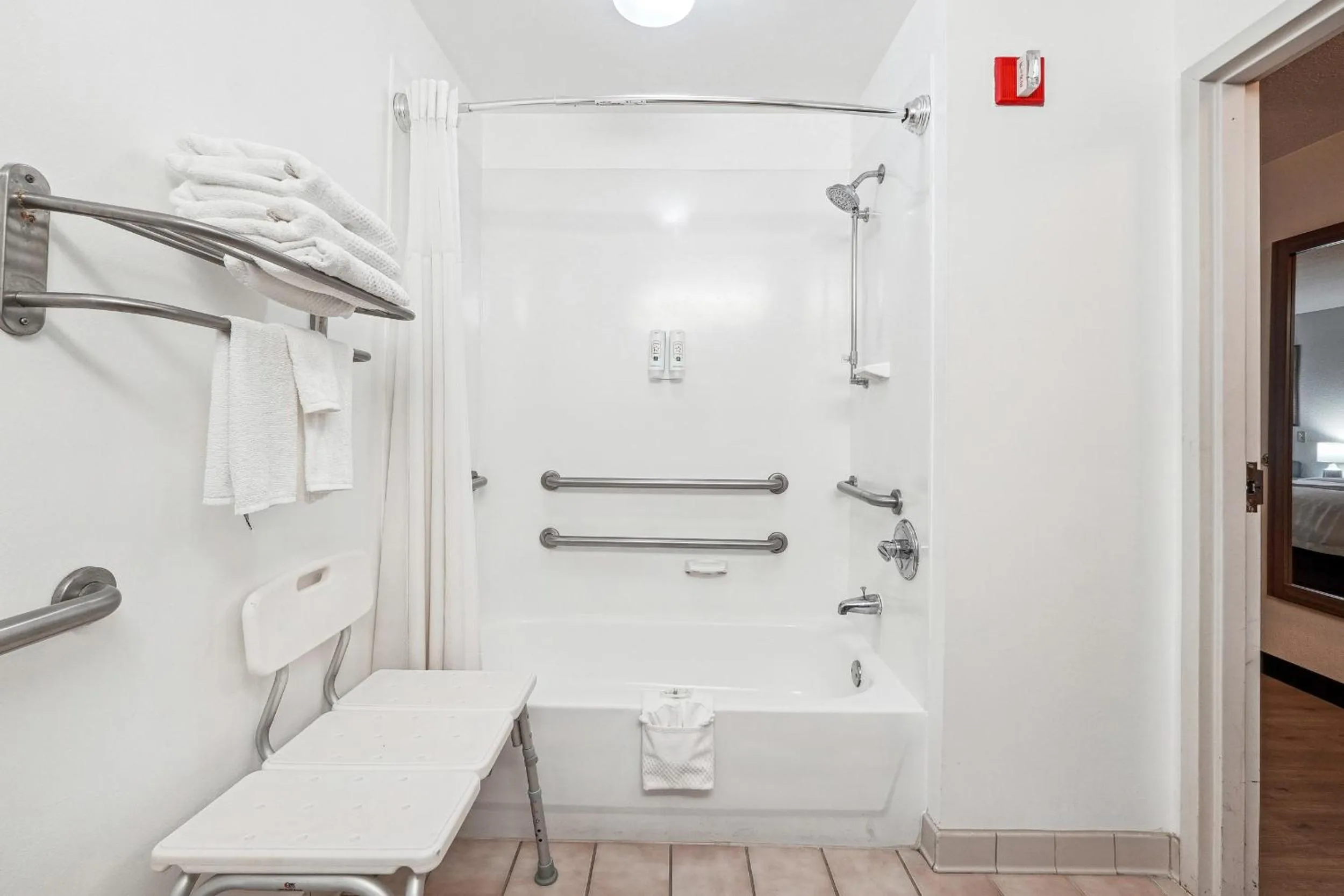 Bathroom in Quality Inn & Suites Dawsonville