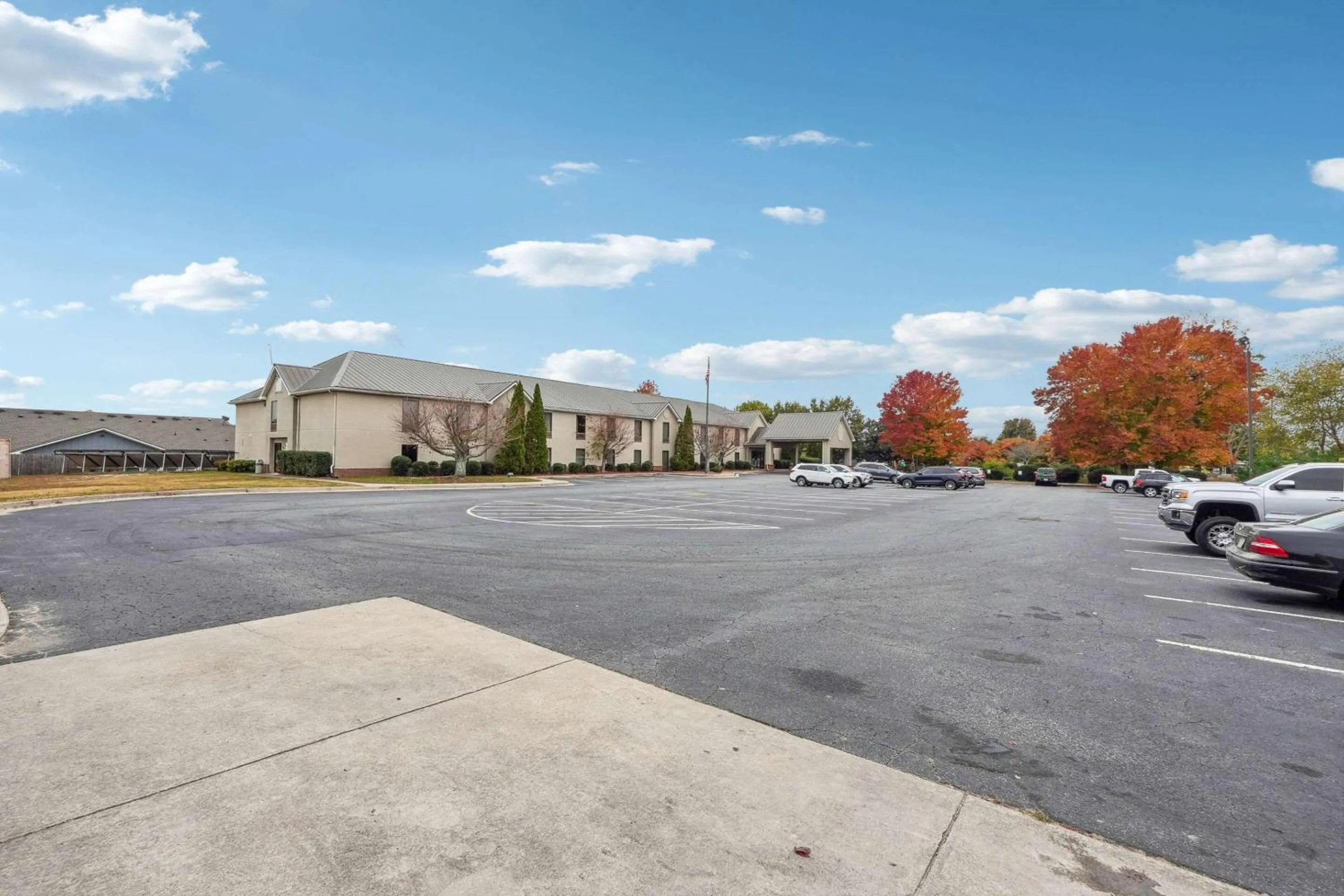 Property building in Quality Inn & Suites Dawsonville