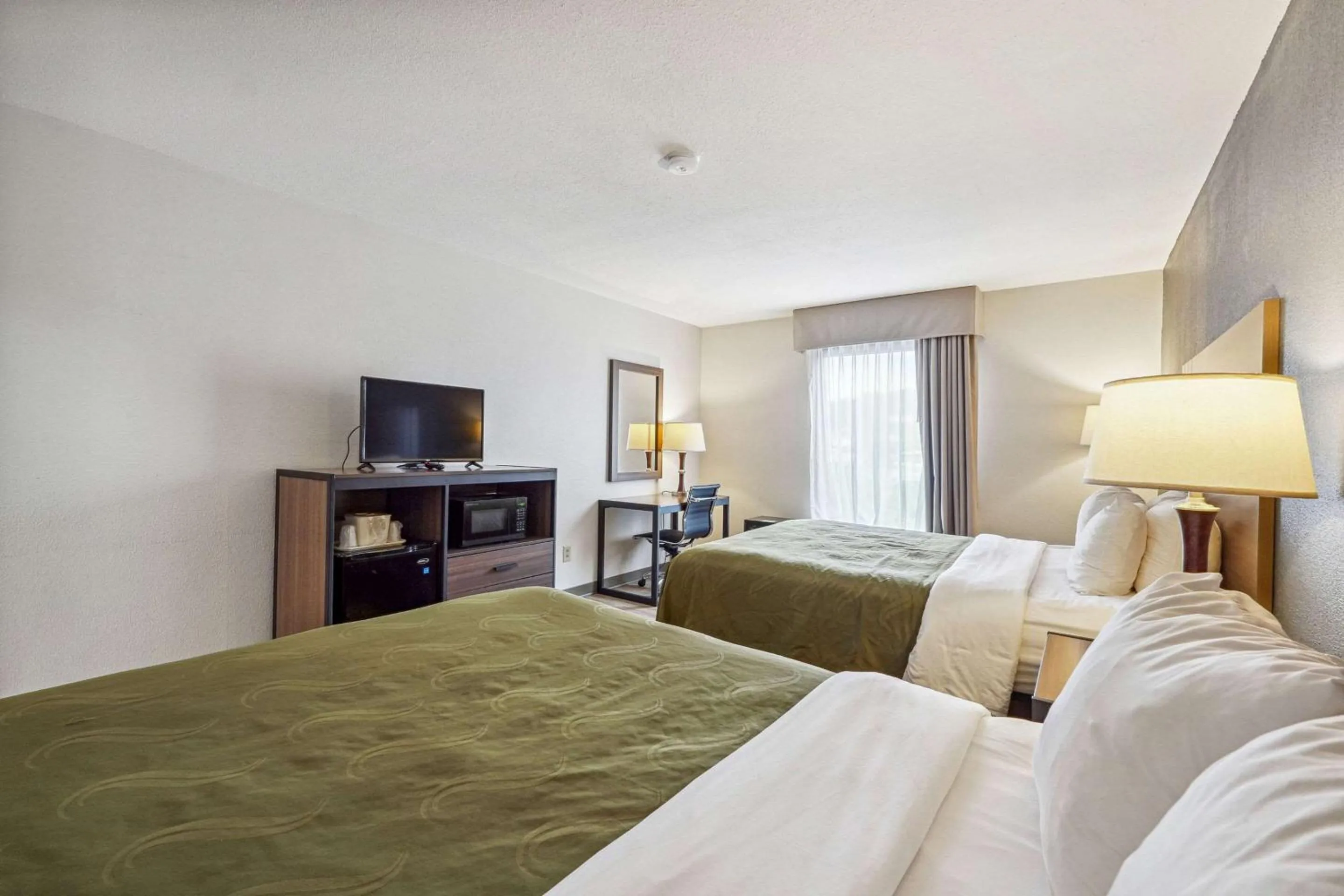 Bedroom, Bed in Quality Inn & Suites Dawsonville