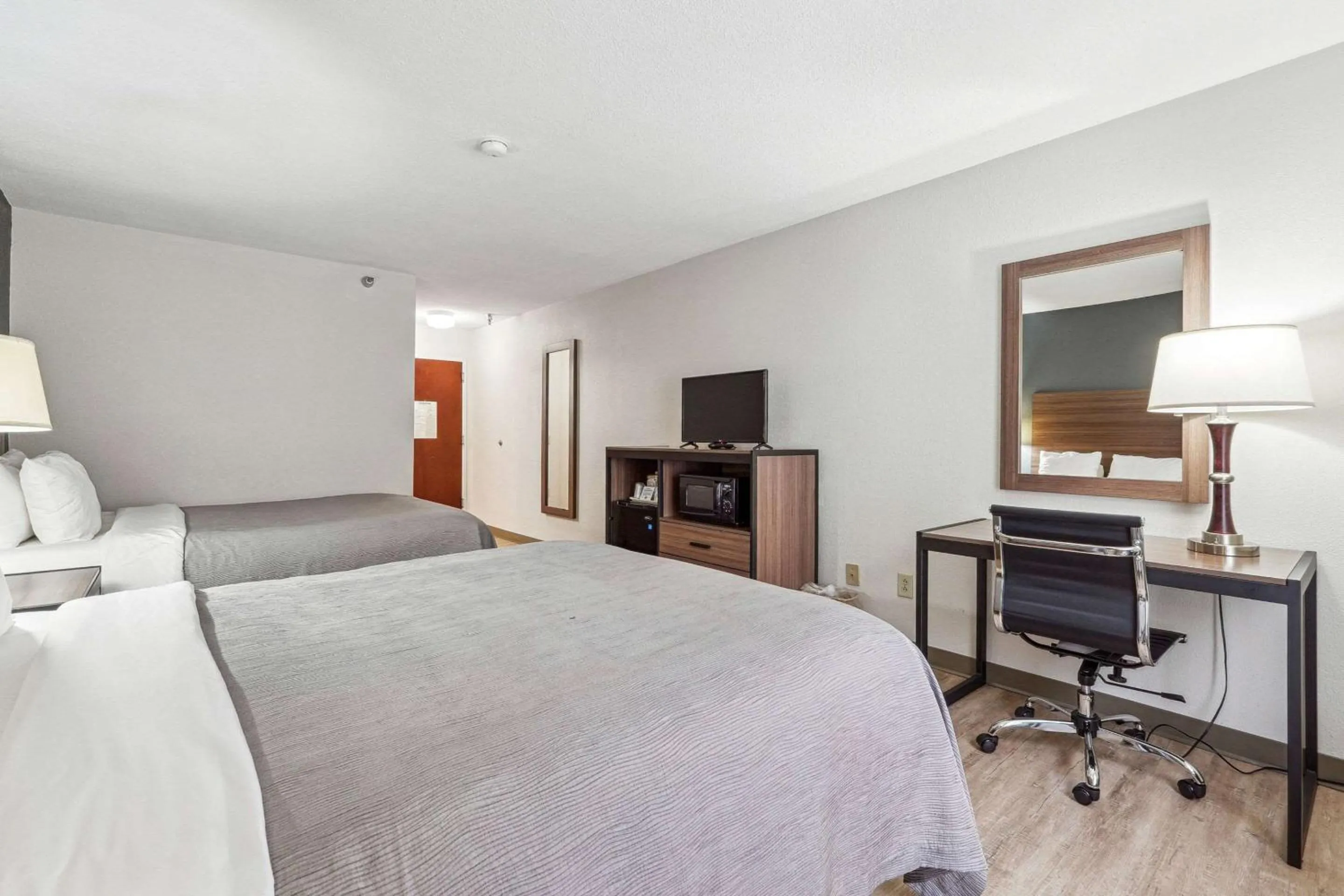 Bedroom, Bed in Quality Inn & Suites Dawsonville